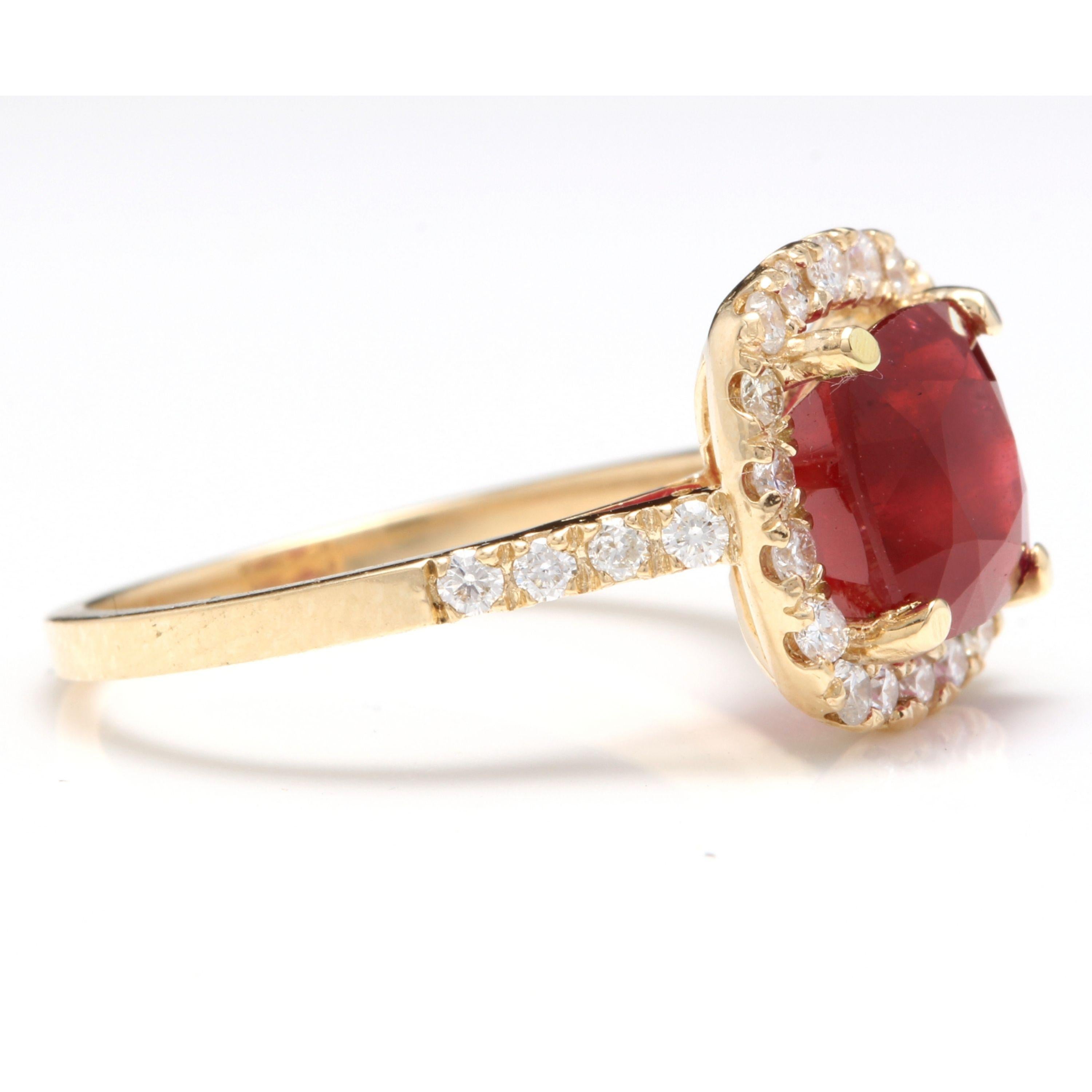Mixed Cut 4.60 Carat Impressive Red Ruby and Natural Diamond 14 Karat Yellow Gold Ring For Sale