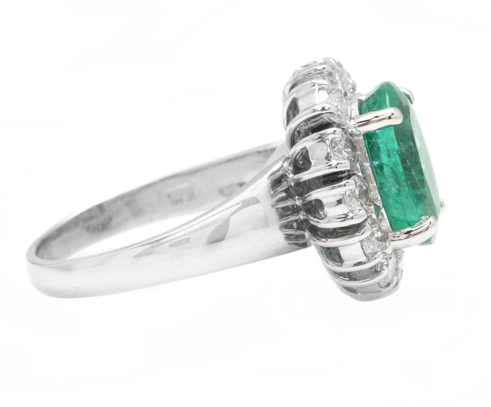 Mixed Cut 4.60 Carats Natural Emerald and Diamond 14K Solid White Gold Ring For Sale