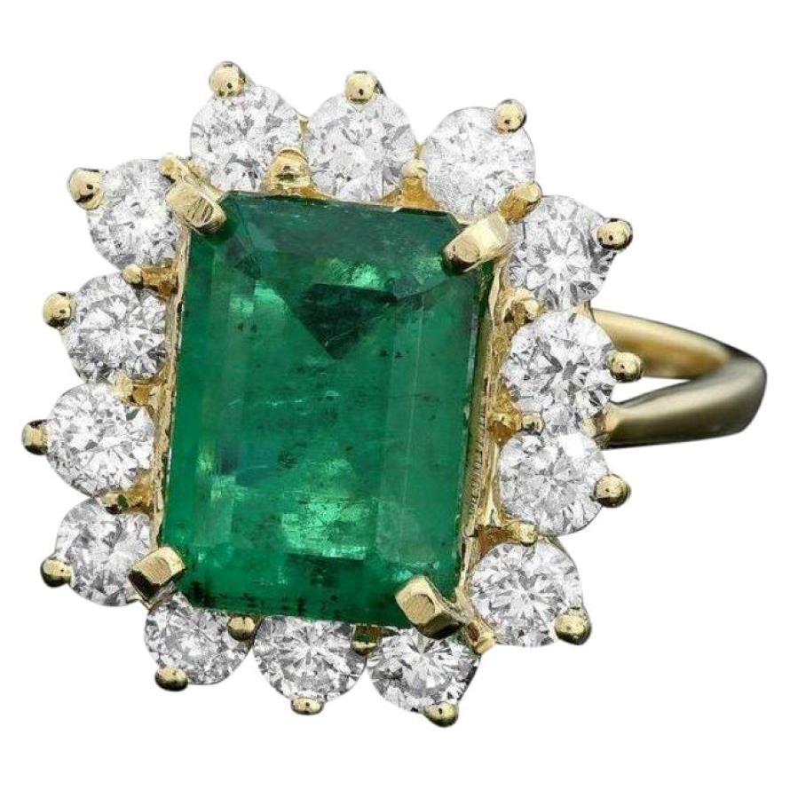 18 Karat massiver Gelbgold Ring mit 4,60 Karat natürlichem Smaragd und Diamant