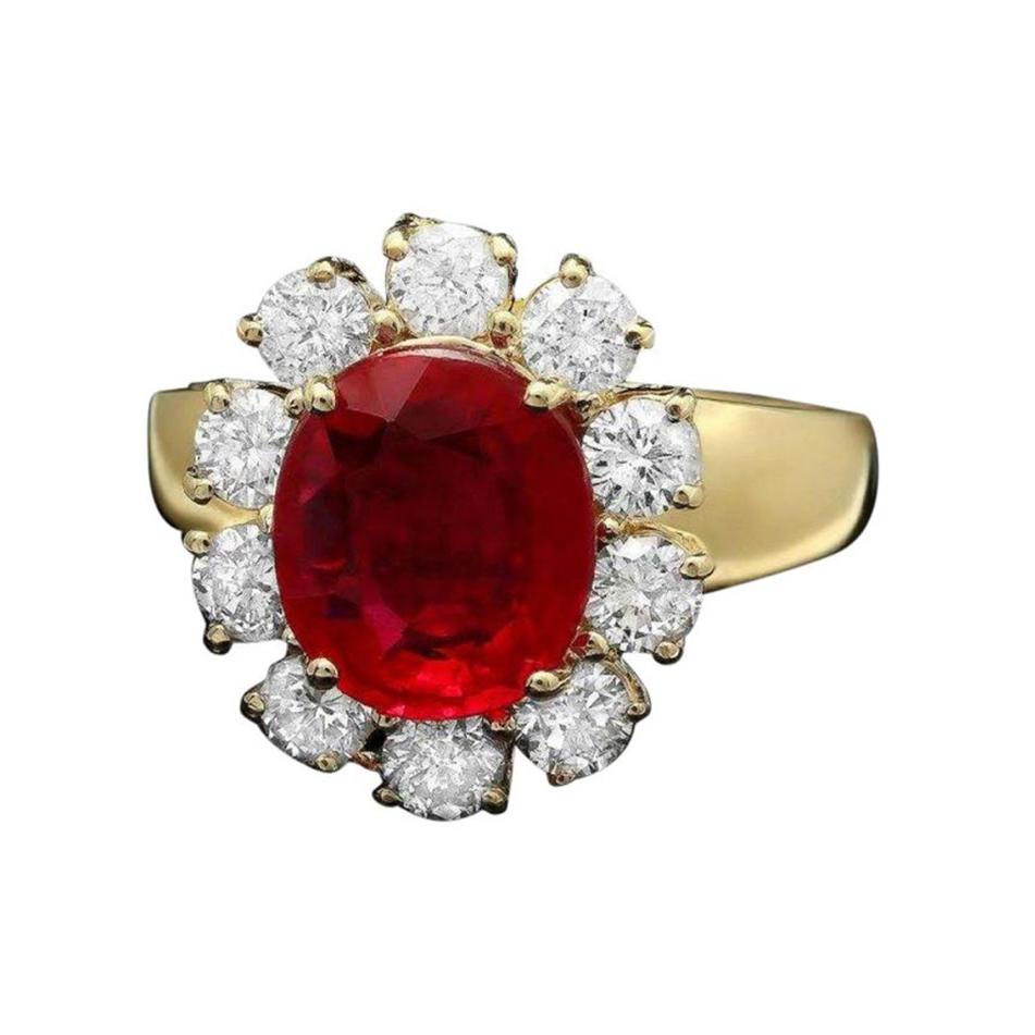 4.60 Carats Natural Red Ruby and Diamond 14k Solid Yellow Gold Ring For Sale