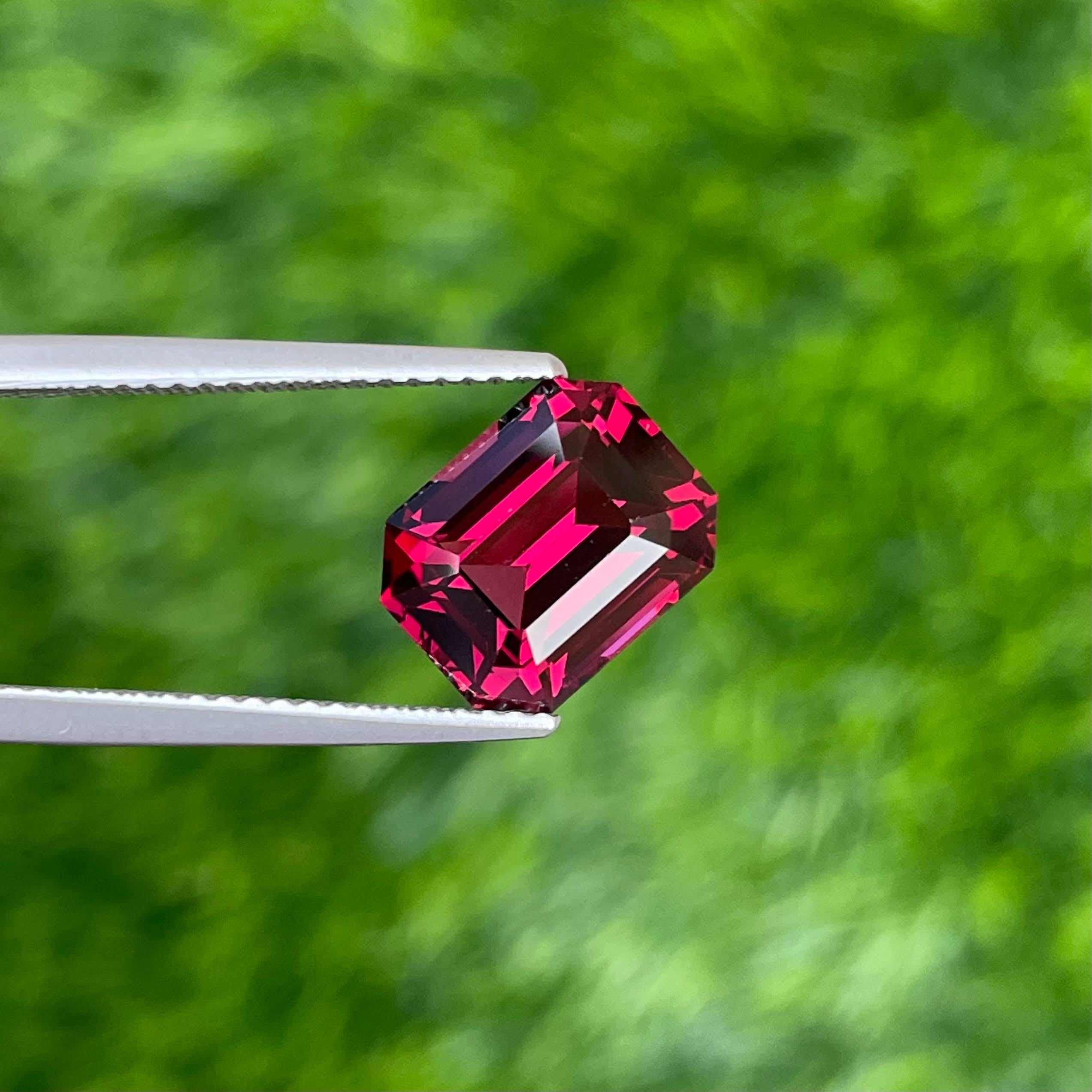 4,60 Karat rosa-roter Granat Smaragd-Schliff Natürlicher tansanischer Edelstein im Zustand „Neu“ im Angebot in Bangkok, TH