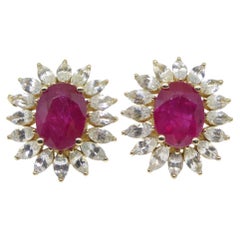 Boucles d'oreilles en or jaune 14 carats avec rubis et saphirs blancs de 4,60 carats