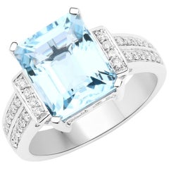 4.61 Carat Aquamarine and 0.26 Carat Diamond 14 Karat White Gold Cocktail Ring