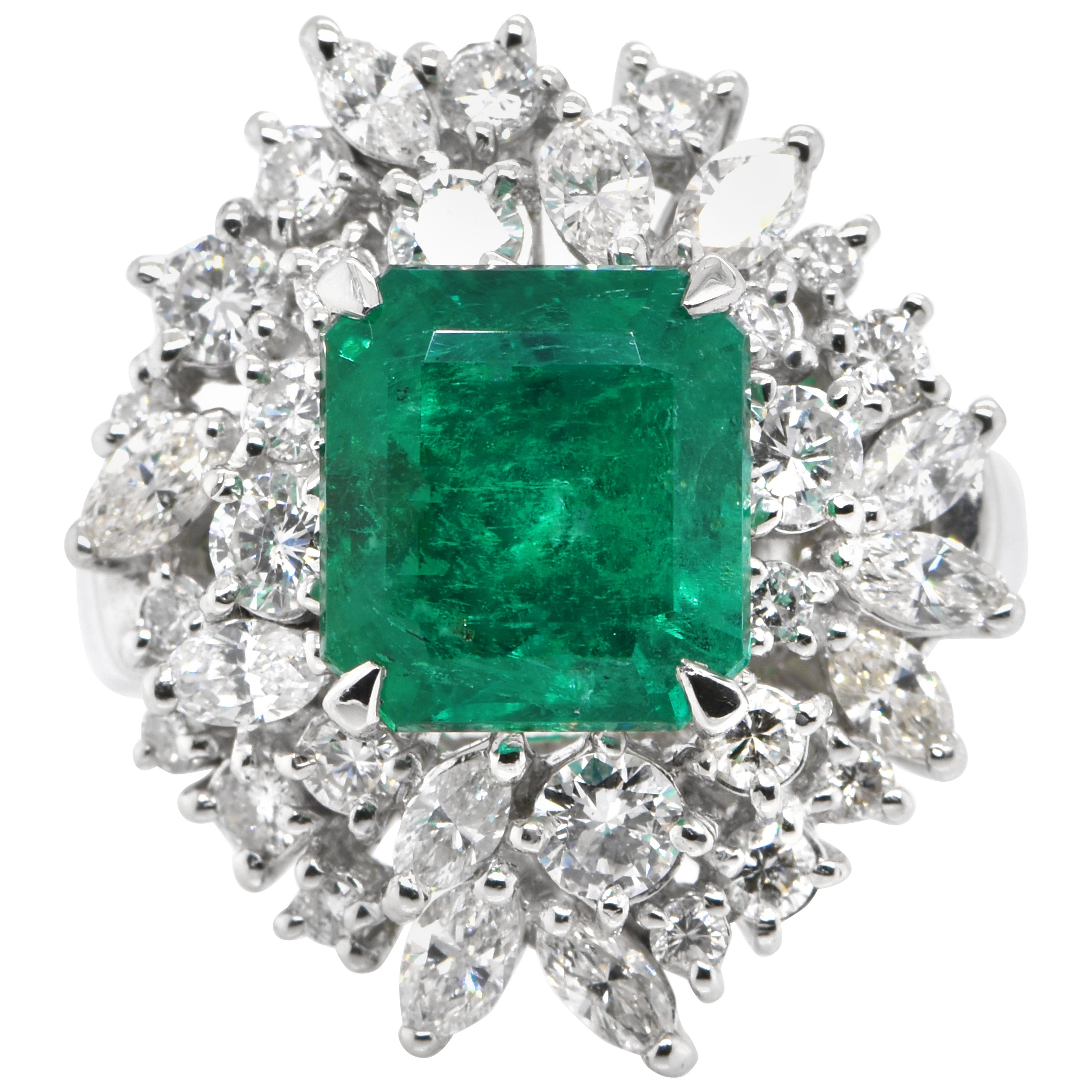 4.61 Karat kolumbianischer Muzo-Cocktailring mit Smaragd und Diamant in Platin gefasst