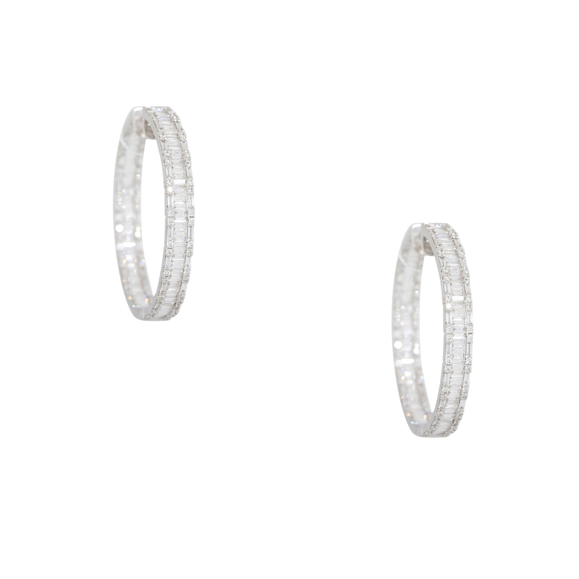 Boucles d'oreilles multiformes en or blanc 18k avec 4,61ctw de diamants

Produit : Boucles d'oreilles diamants baguettes et ronds brillants
MATERIAL : Or blanc 18k
Détails des diamants : Il y a environ 1,05 carats de diamants de taille Brilliante