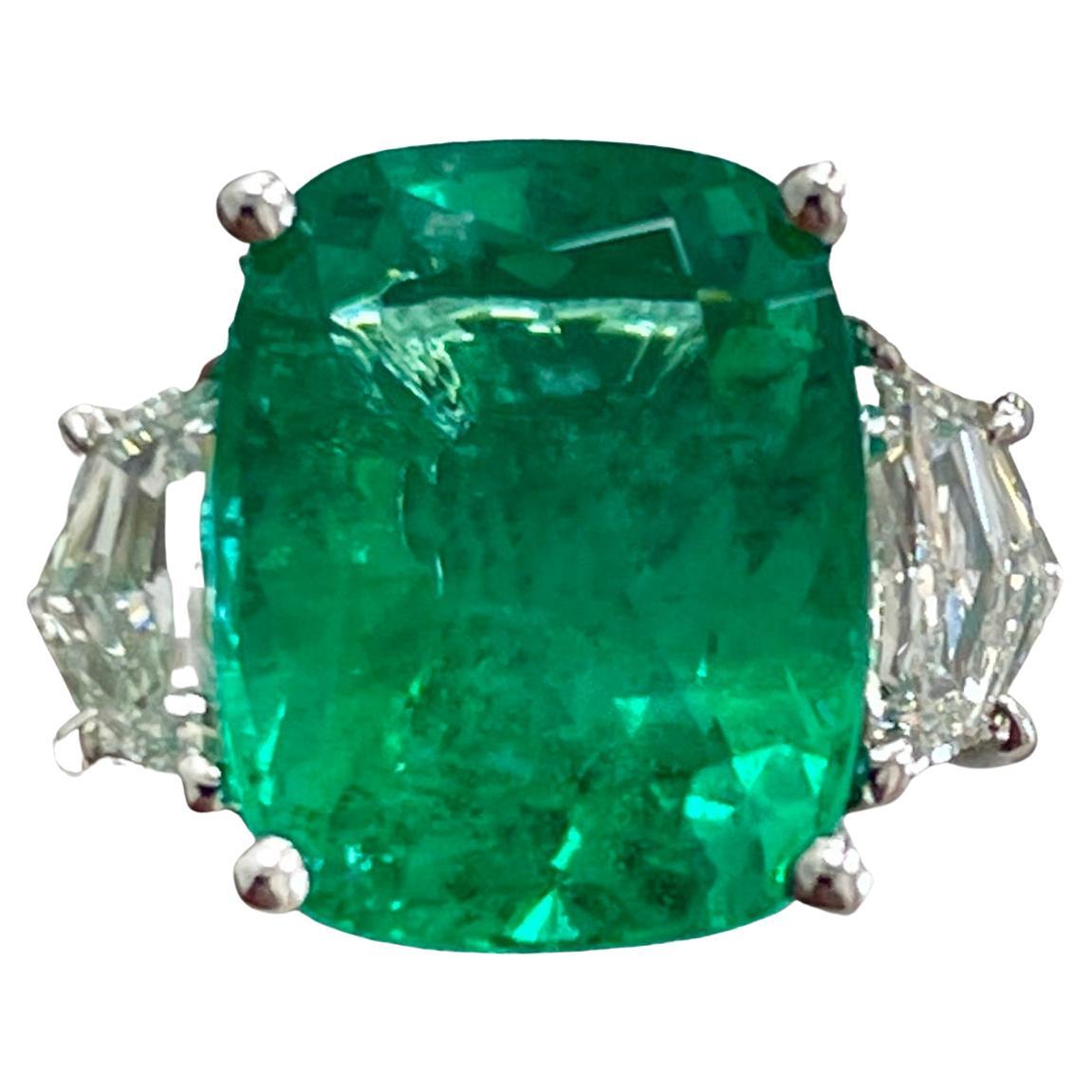4.61 Carat Emerald & Diamond Platinum Ring For Sale