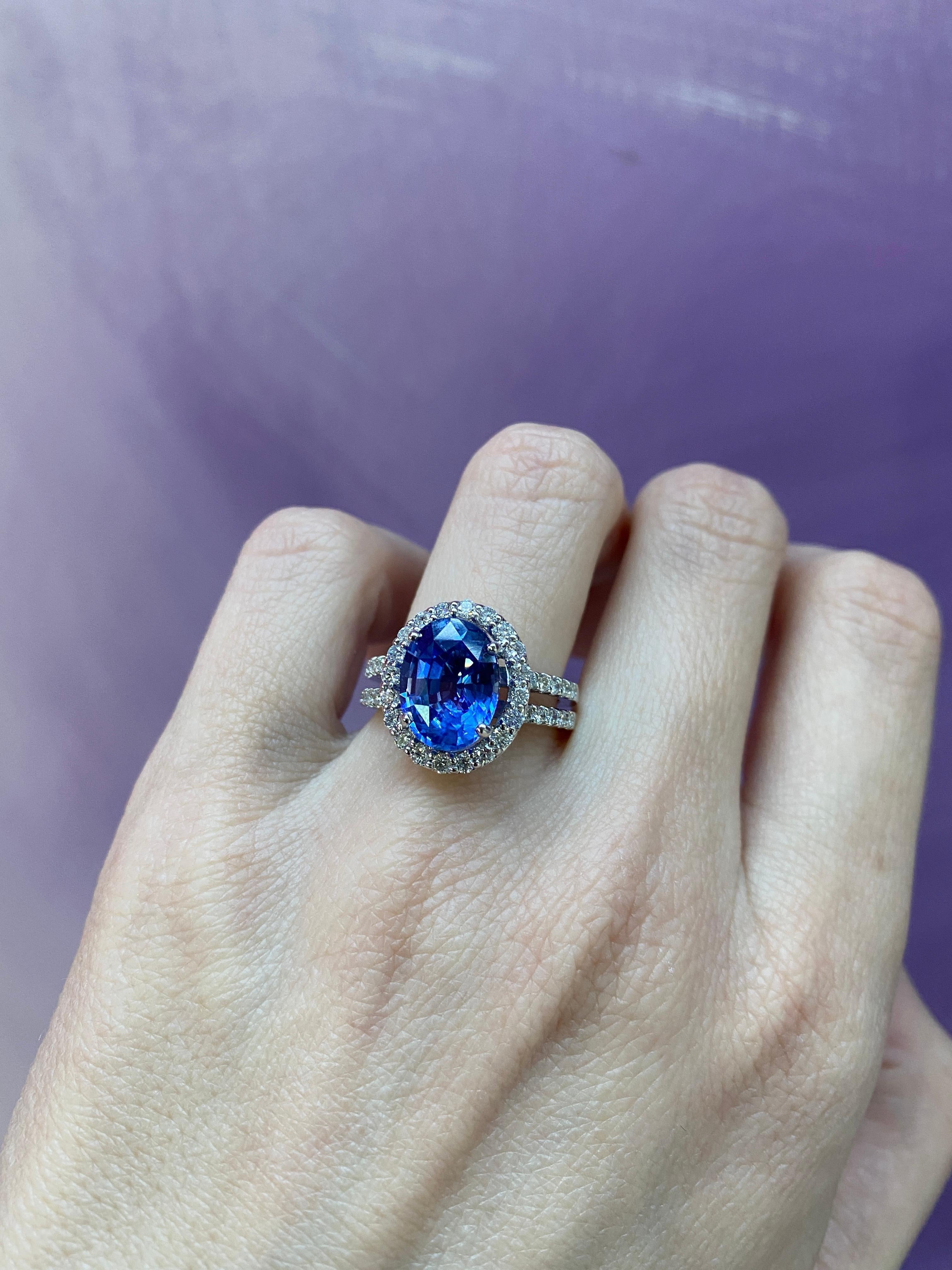 GIA 4.61 Carat Oval Burma Sapphire Ring with 0.73ctw Diamond Halo Cocktail Ring For Sale 10