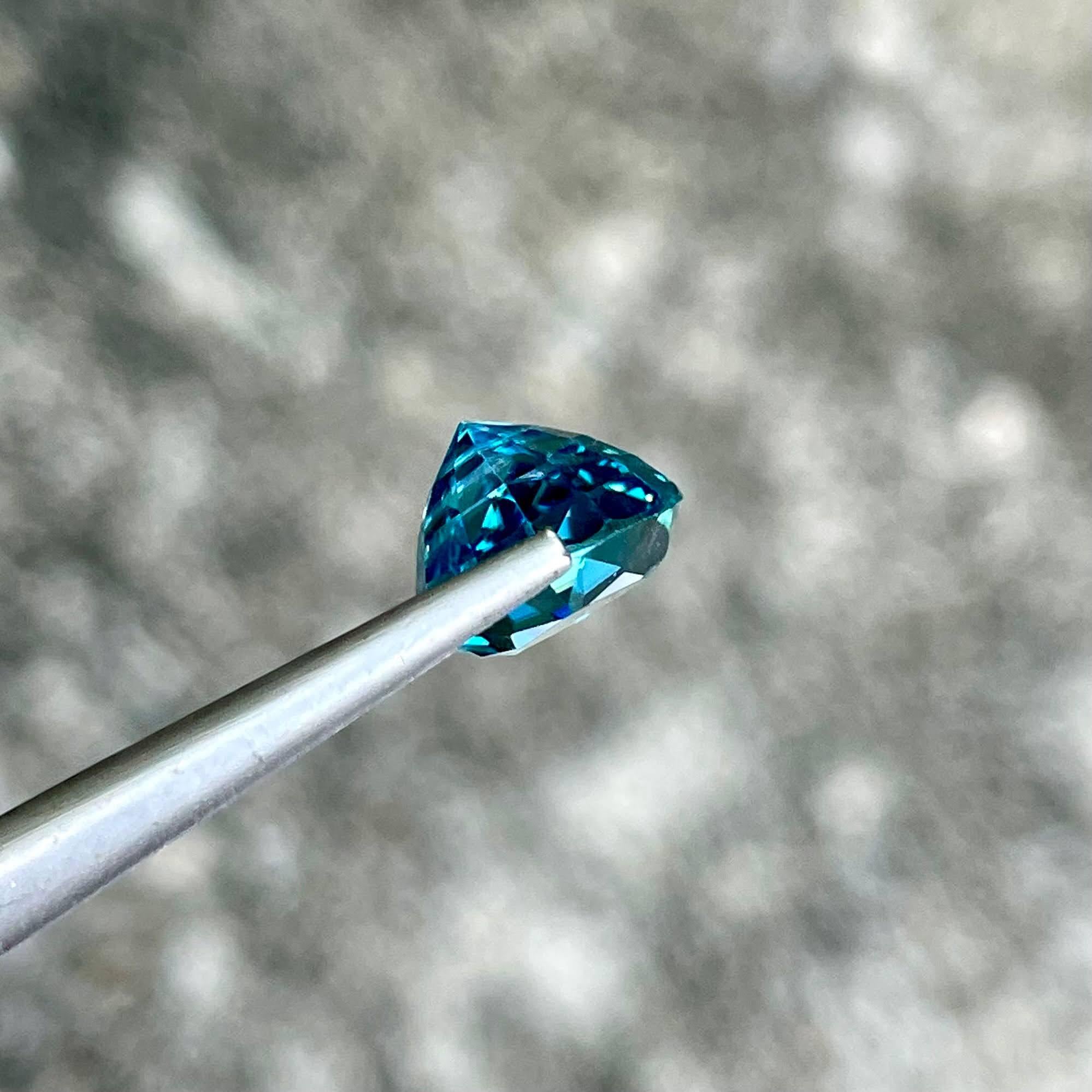4,61 carati di zircone blu pietra taglio a pera gemma cambogiana naturale In condizioni Nuovo a Bangkok, TH