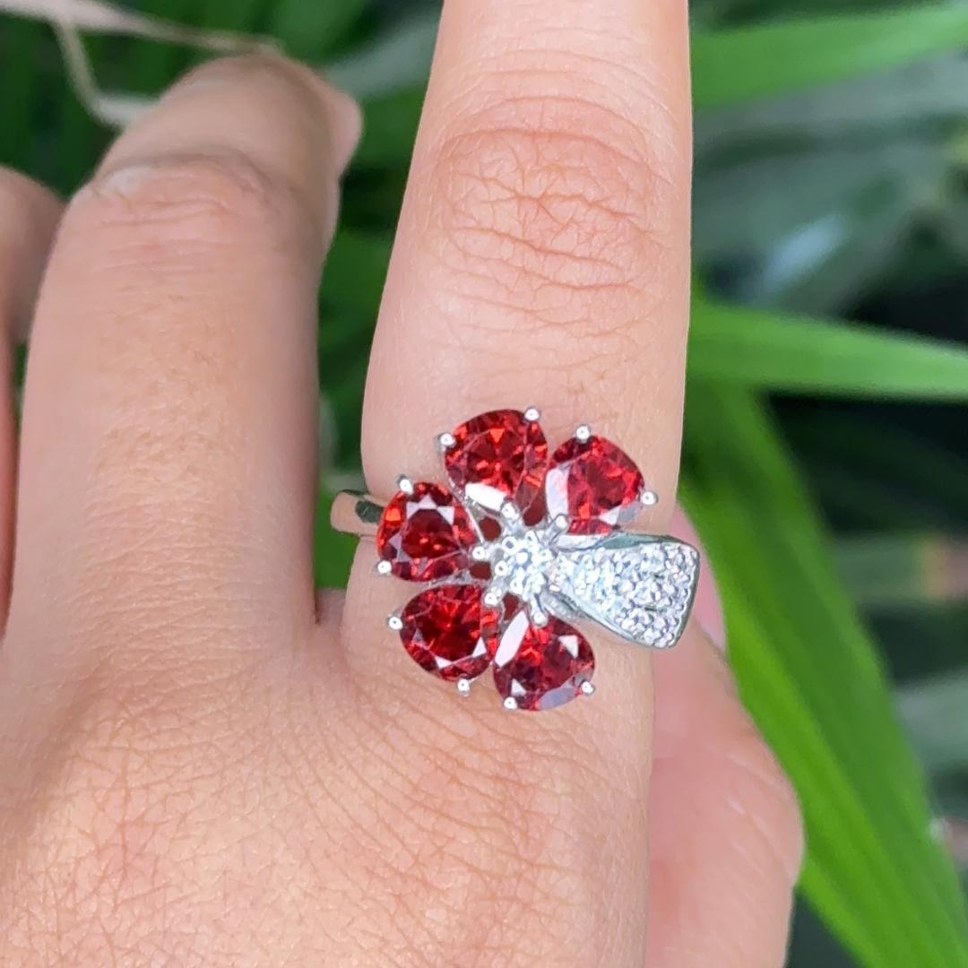 For Sale:  4.61 Carats Statement Red Garnet Ring in 925 Sterling Silver Christmas Gifts 2