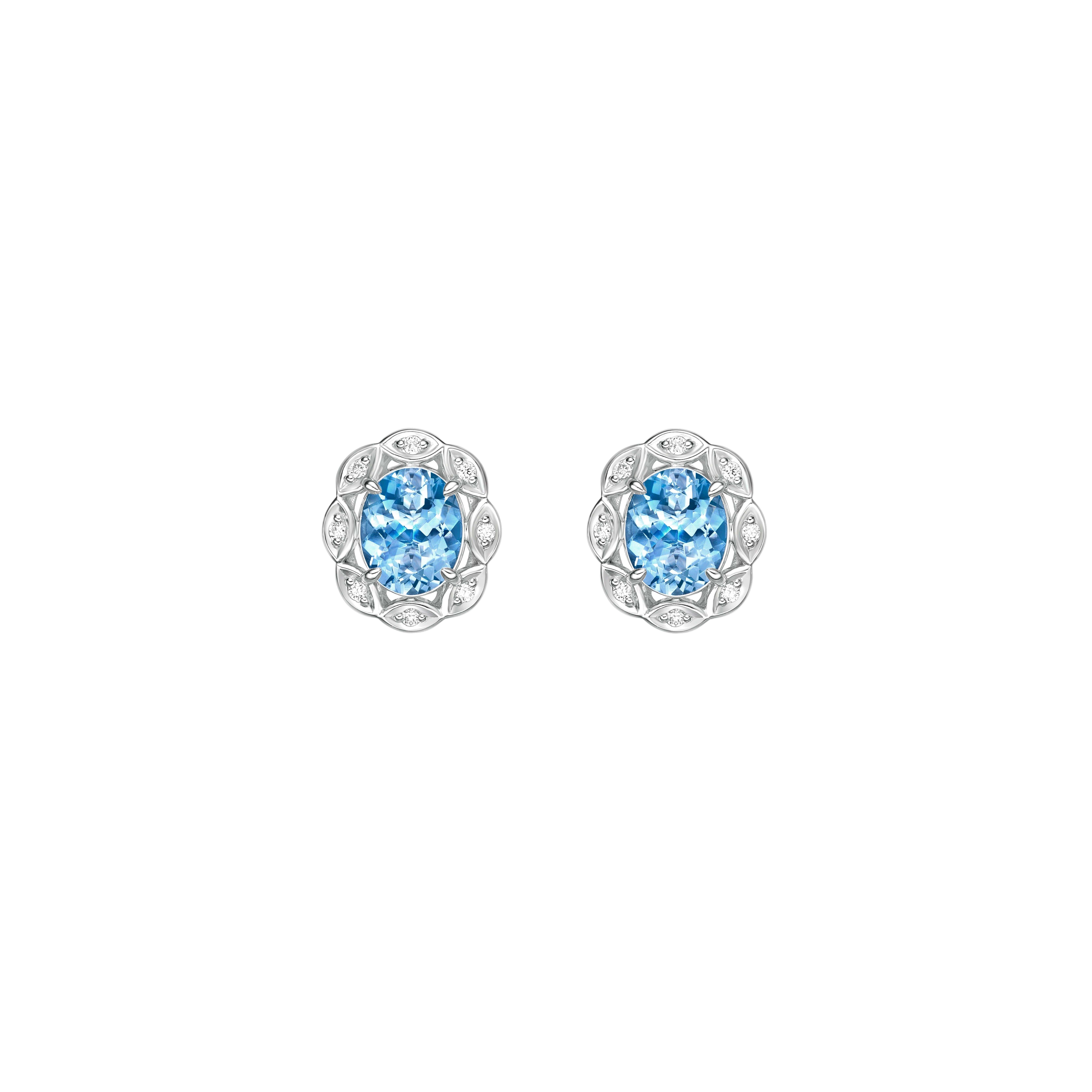 Contemporary 4.618 Carat Aquamarine Stud Earrings in 18Karat White Gold with White Diamond. For Sale