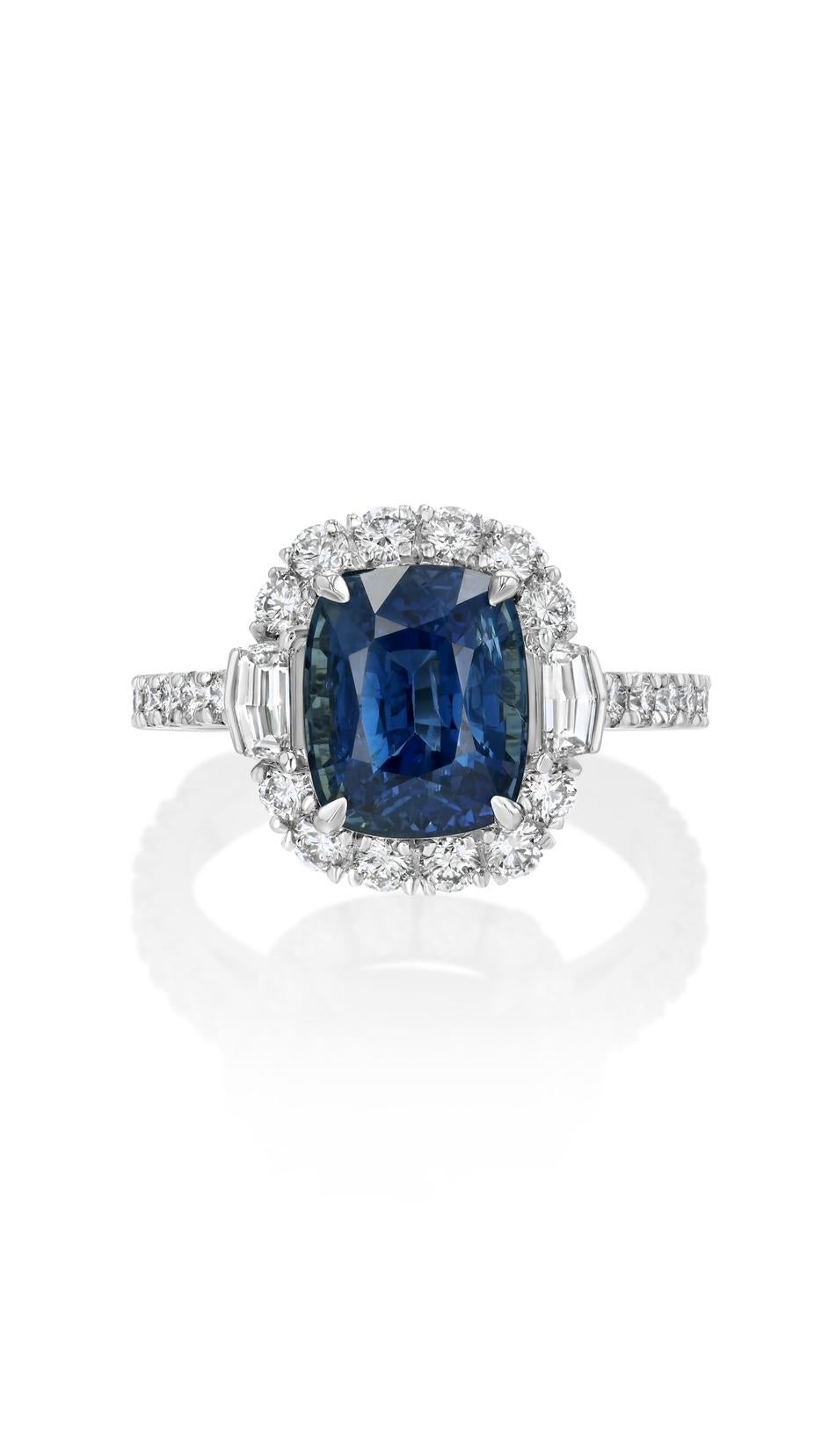 Cushion Cut 4.61ct untreated cushion-cut, blue sapphire ring. GIA certified. For Sale