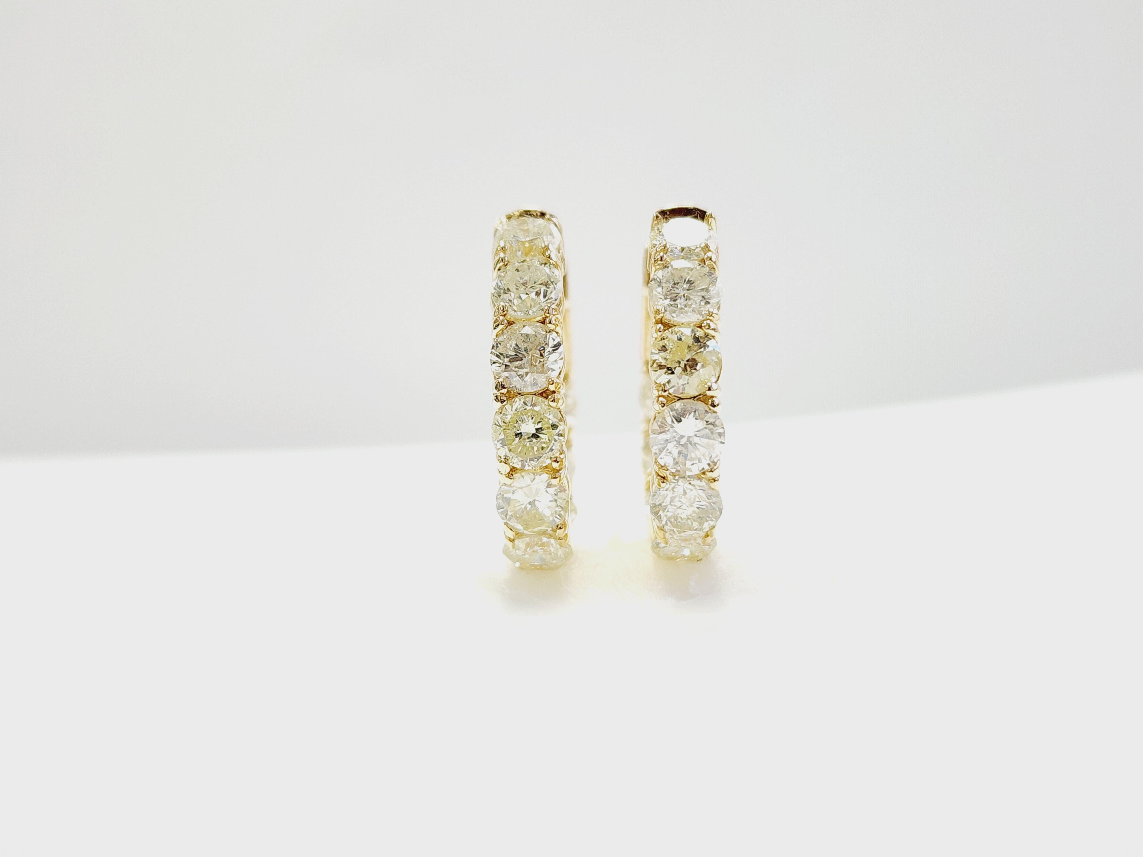 Round Cut 4.62 Carat Natural Diamond Hoops Earrings 14 Karat Yellow Gold For Sale