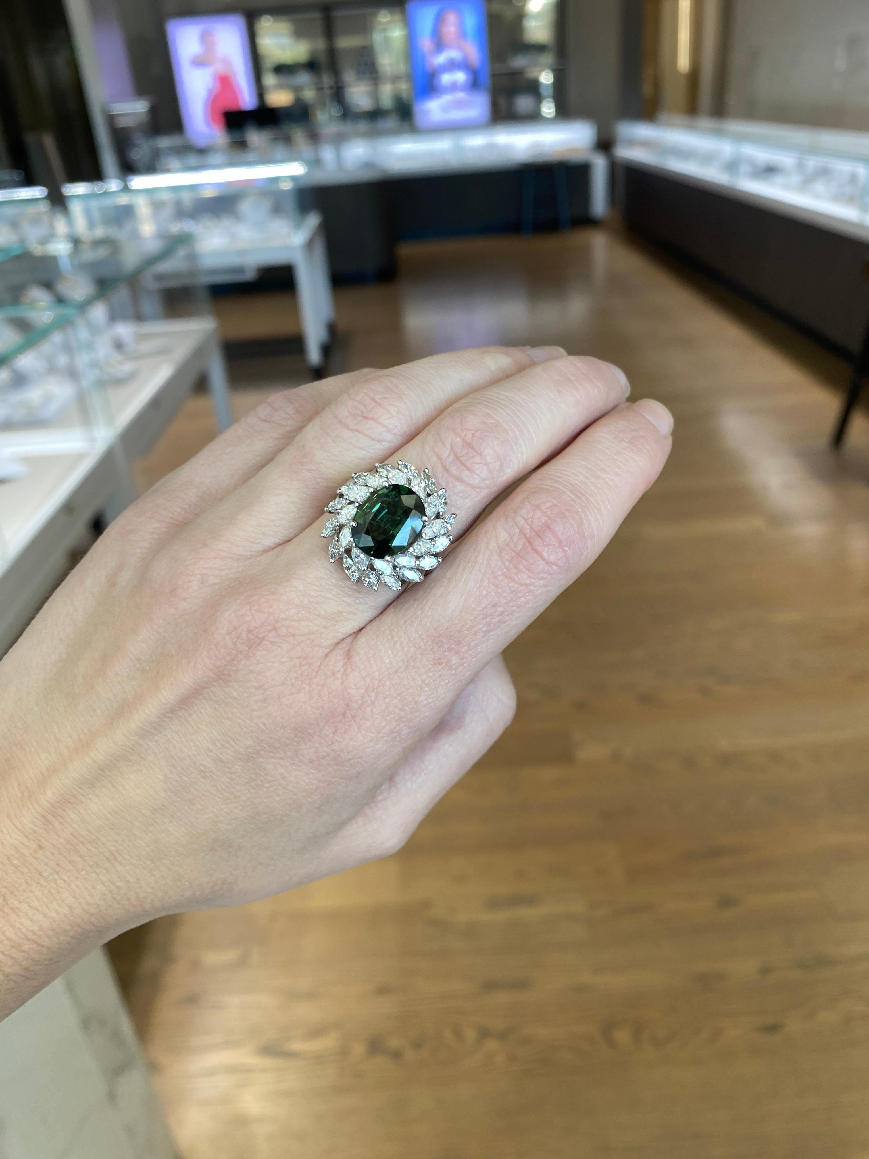 Bague de 4,62 carats de saphir vert naturel avec 2,75 poids total de diamant marquise en vente 7
