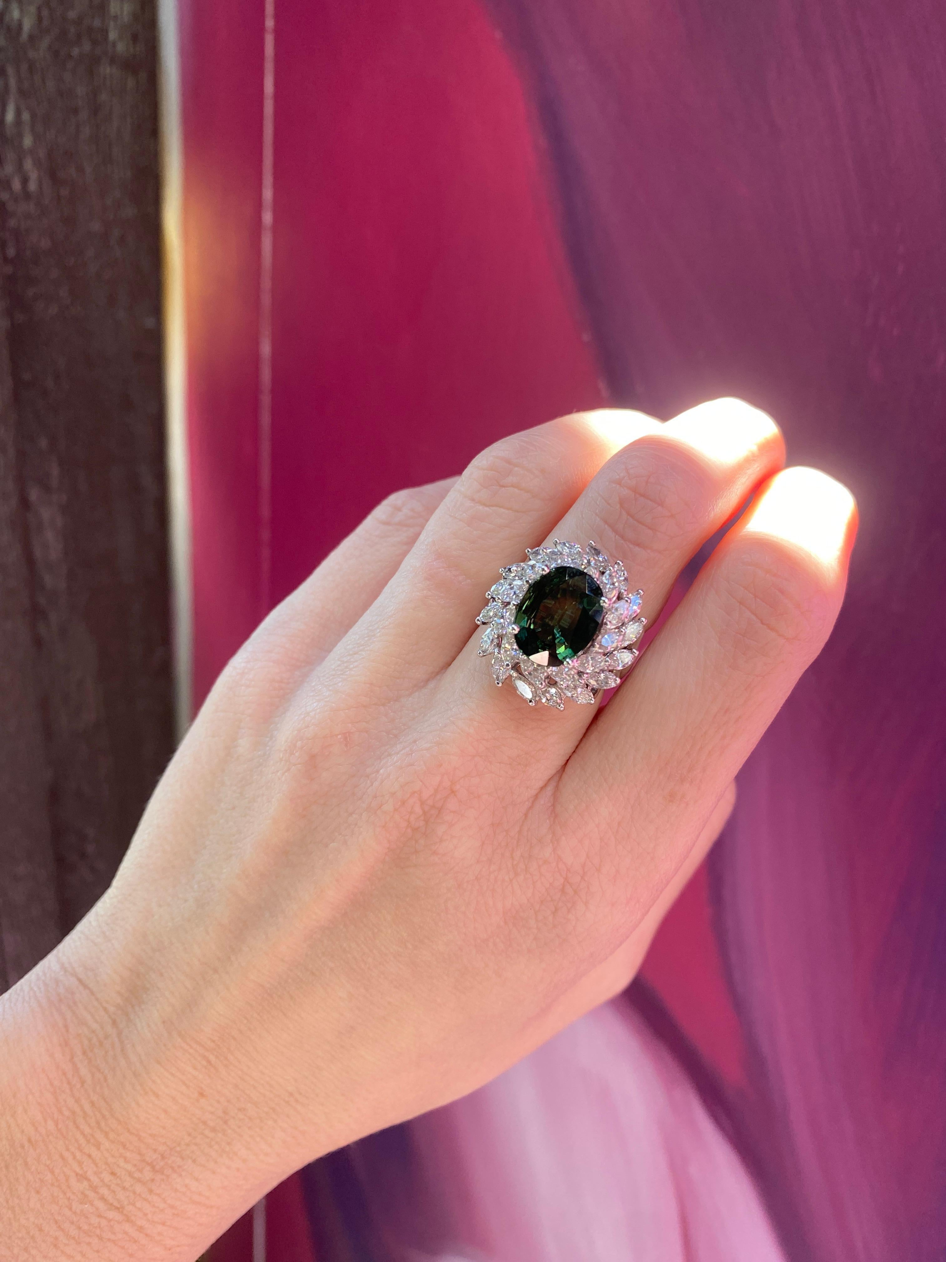Bague de 4,62 carats de saphir vert naturel avec 2,75 poids total de diamant marquise en vente 8