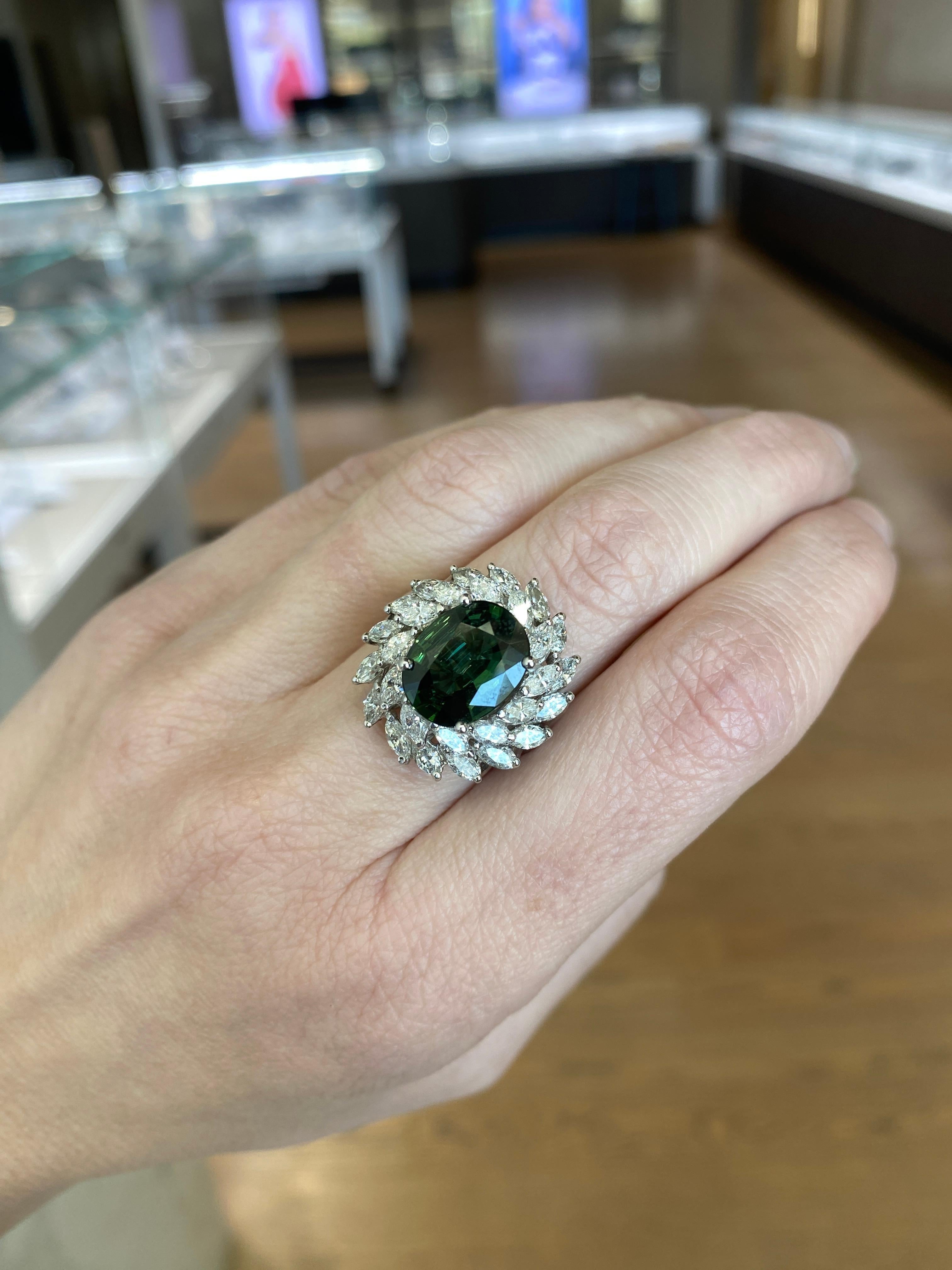 Bague de 4,62 carats de saphir vert naturel avec 2,75 poids total de diamant marquise en vente 9
