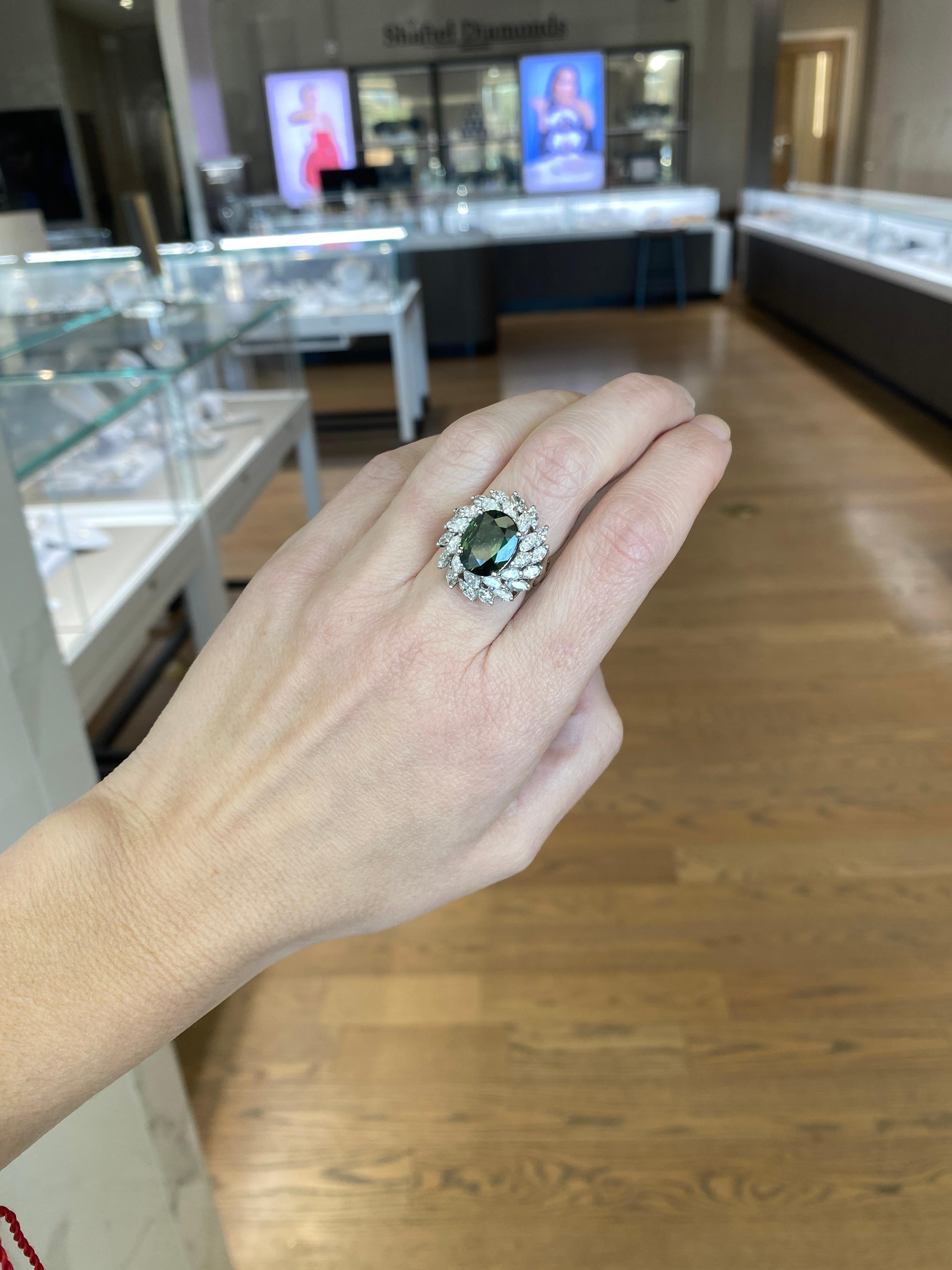 Bague de 4,62 carats de saphir vert naturel avec 2,75 poids total de diamant marquise en vente 10