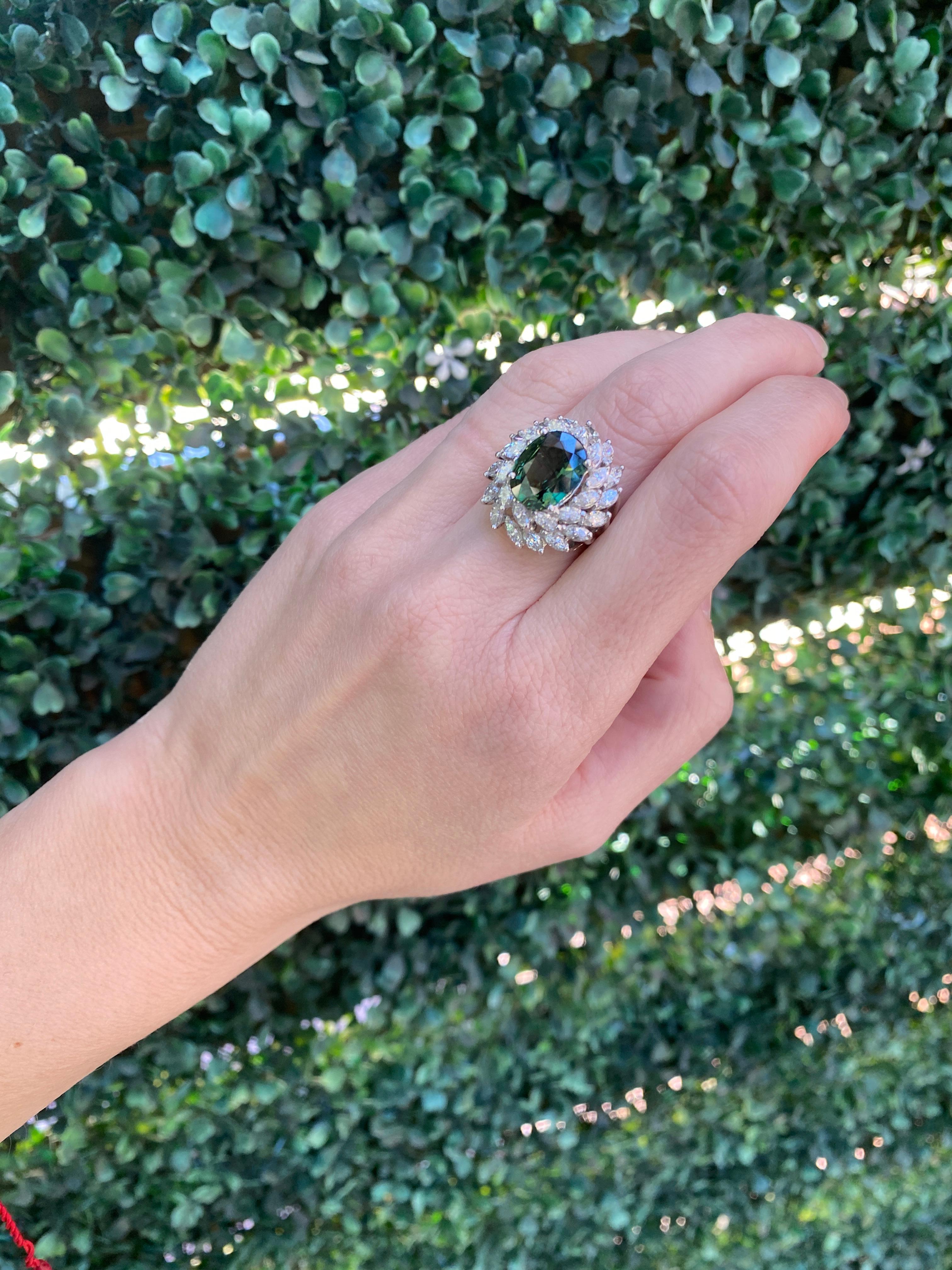 Bague de 4,62 carats de saphir vert naturel avec 2,75 poids total de diamant marquise Pour femmes en vente