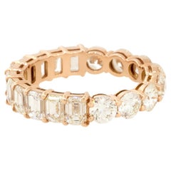 Anneau d'éternité en or 14 carats avec diamants taille émeraude et rond de 4,62 carats