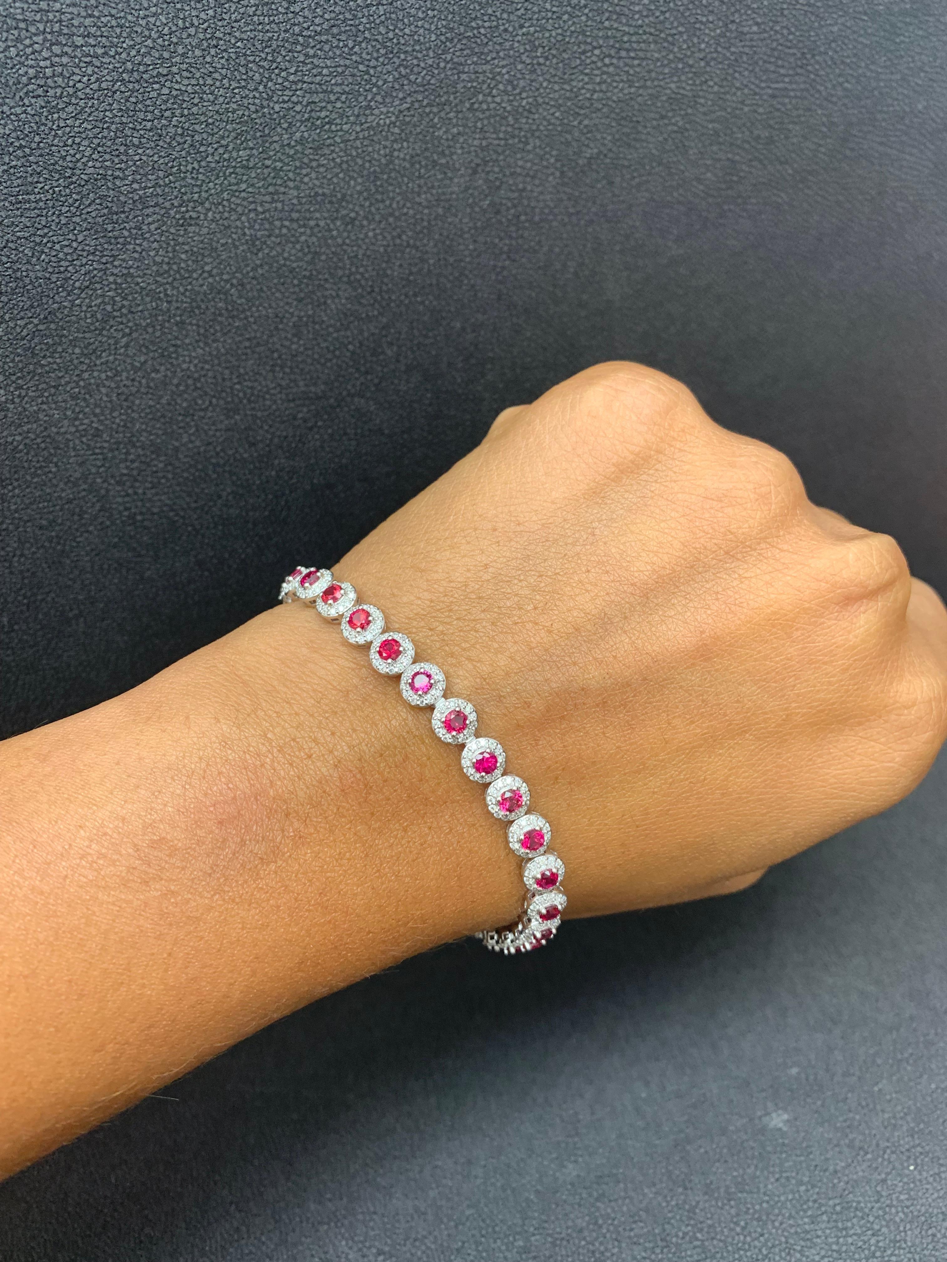 Bracelet tennis en or blanc 14 carats avec rubis et diamants de taille ronde de 4,62 carats en vente 4