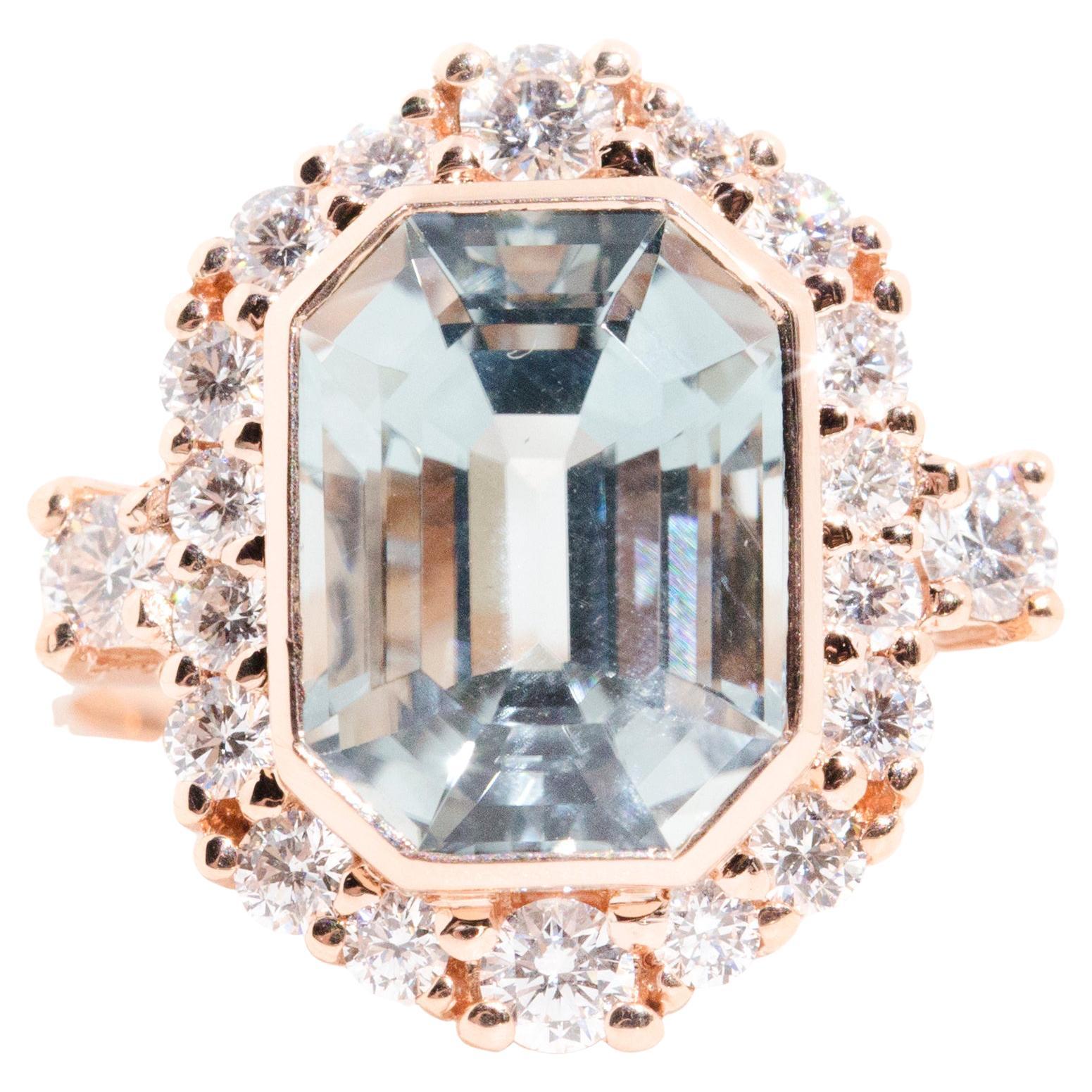 Bague en or 18 carats avec halo de diamants et tourmaline taille émeraude sarcelle de 4,62 carats