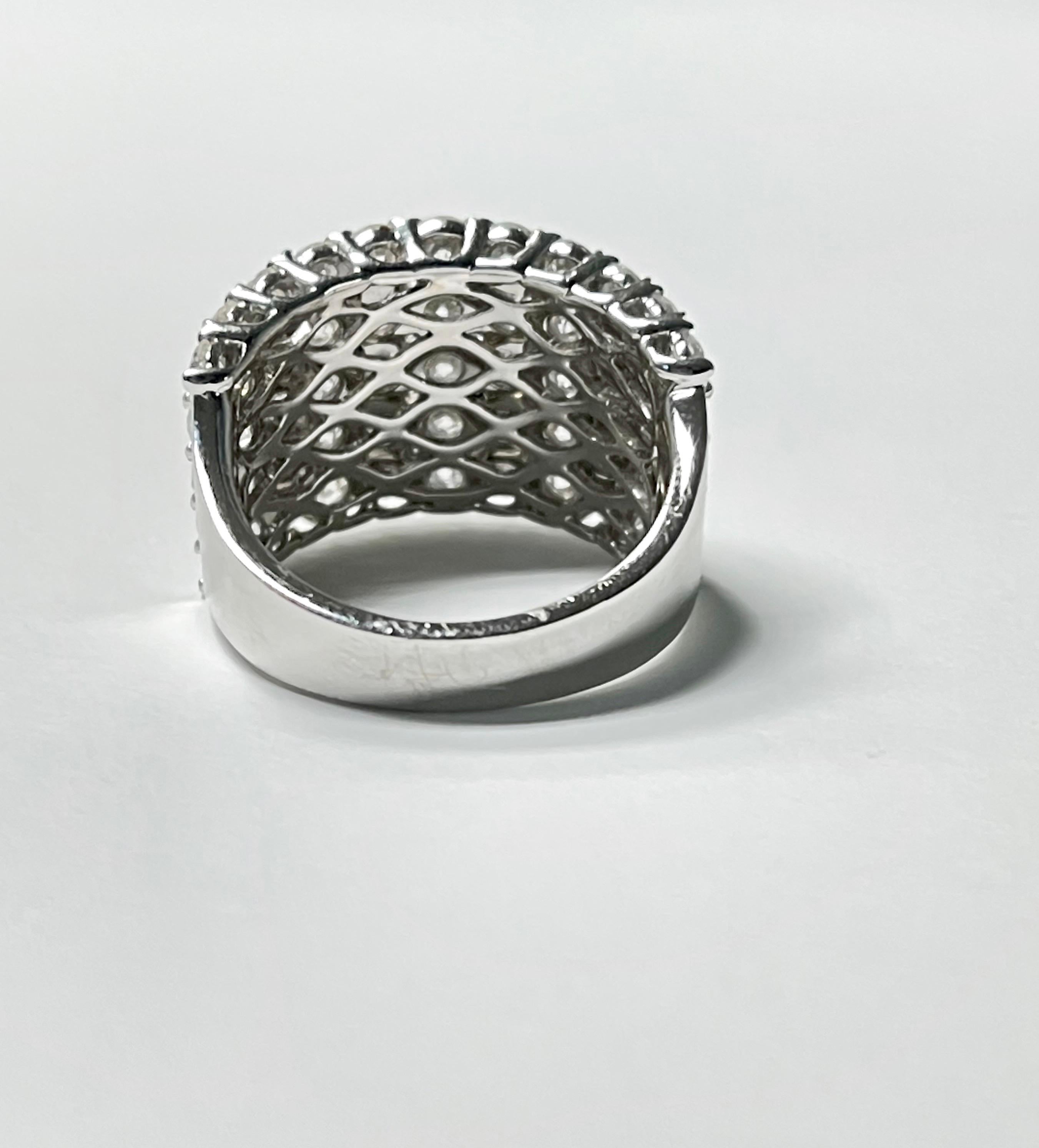 4.62 Carat White Diamond Pave Set Ring in 18K White Gold In New Condition For Sale In New York, NY