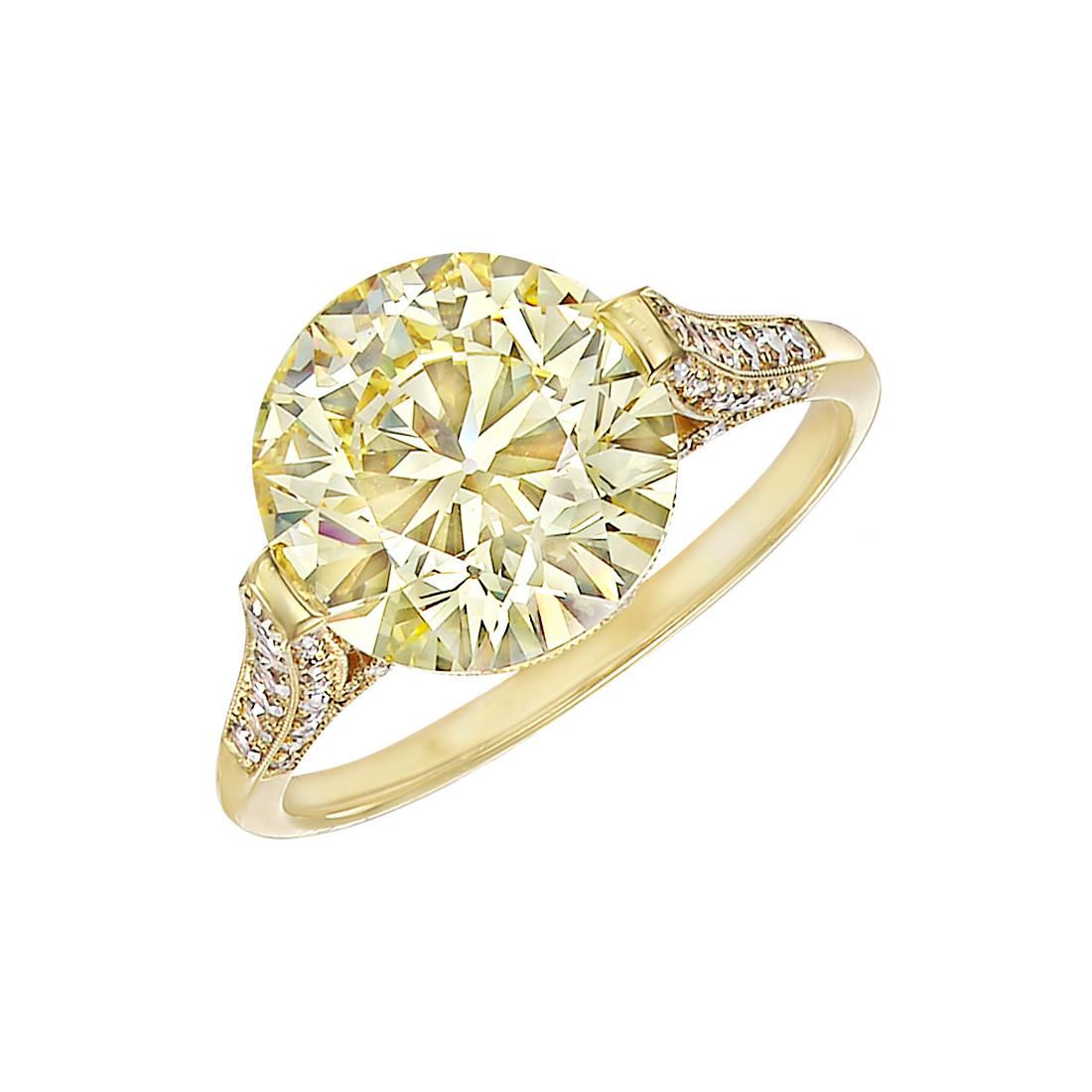 4.62 Carat Fancy Yellow Diamond Engagement Ring In Excellent Condition In Greenwich, CT