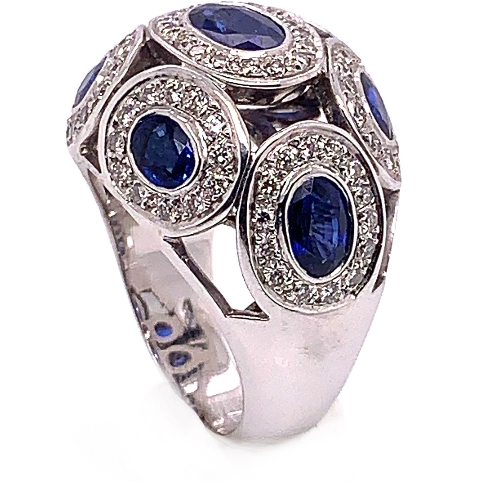 4.63 Carat Blue Oval Sapphire and Diamond Ring In New Condition In New York, NY