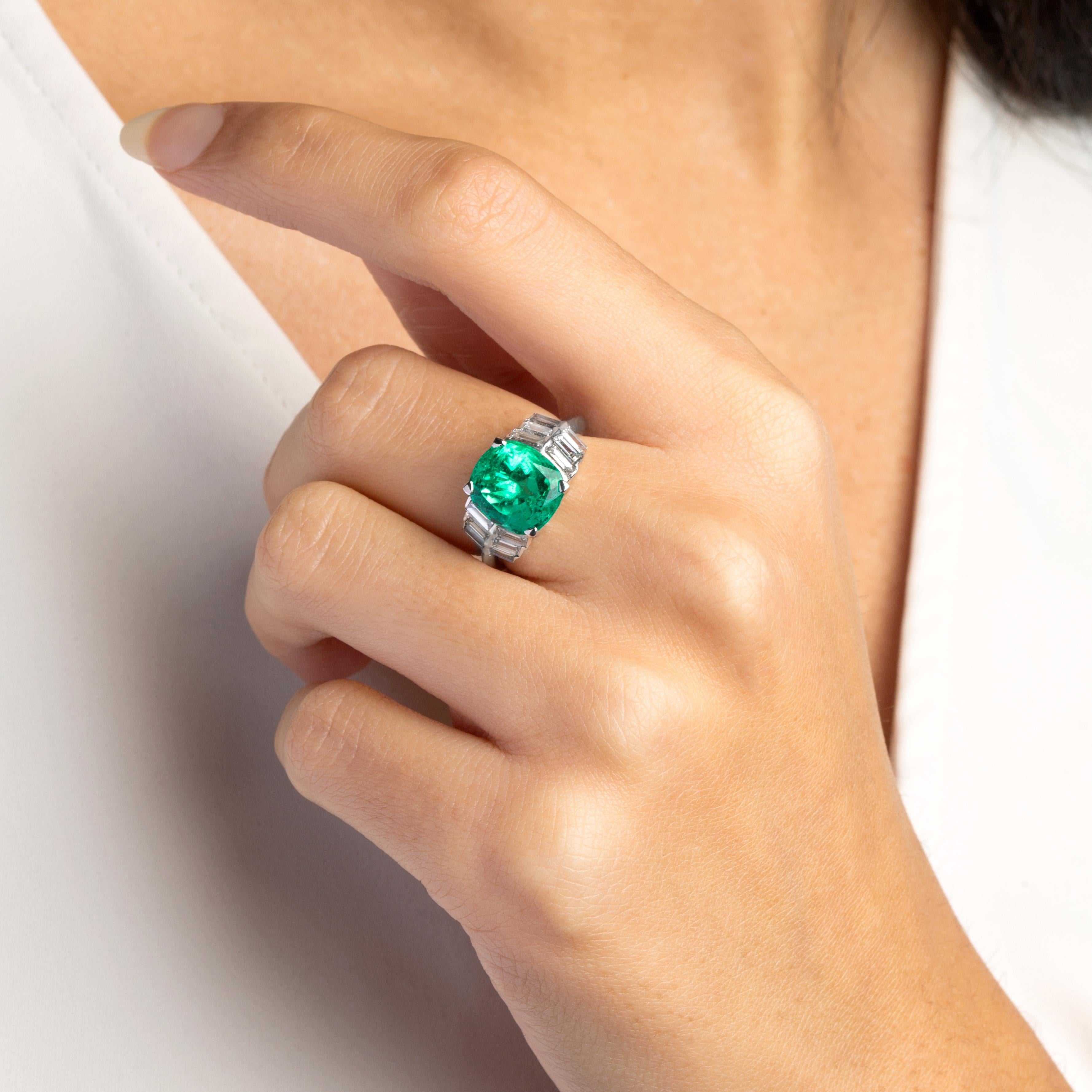 4,63 Karat Smaragd natürlicher kolumbianischer Diamant 18K Gold Ring im Angebot 3