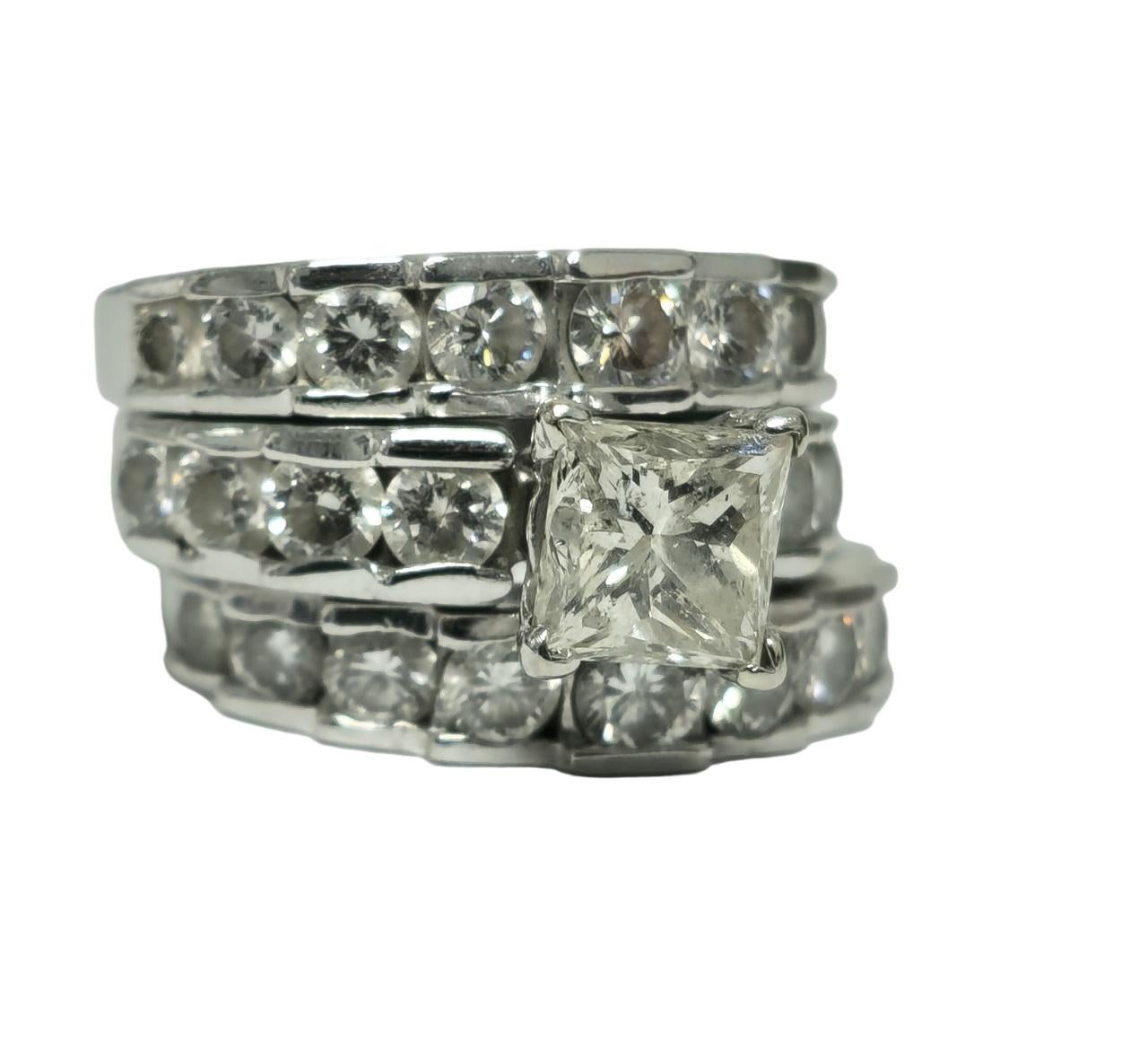 Contemporary 4.63 carat ENGAGEMENT RING Certified By GIA GEMOLOGIST For Sale