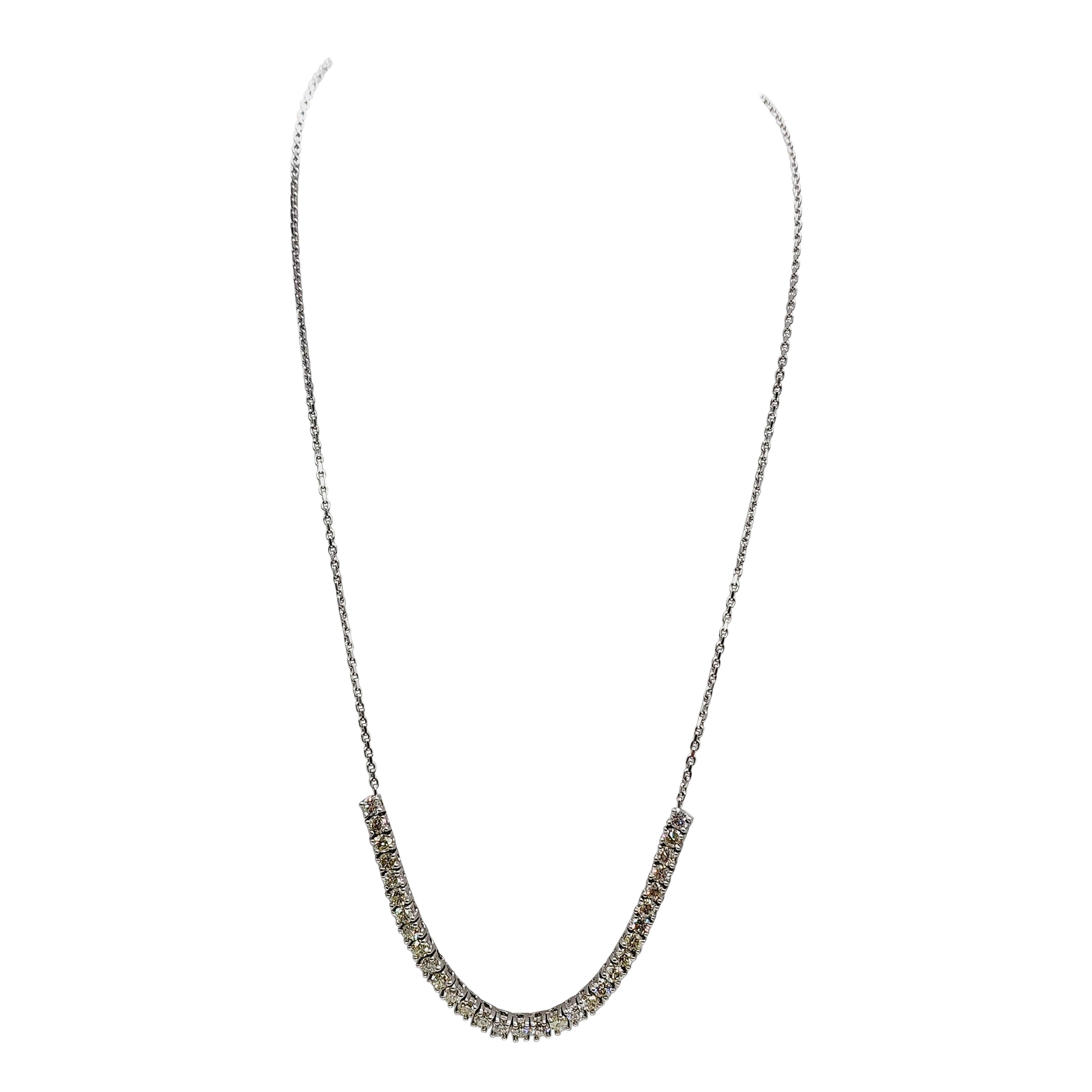 4.63 Carats Mini Diamond Tennis Necklace Chain 14 Karat White Gold 20'' (Collier de Tennis en or blanc 14 carats) en vente