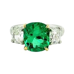 4.63 Ct Emerald & Diamond Platinum Ring