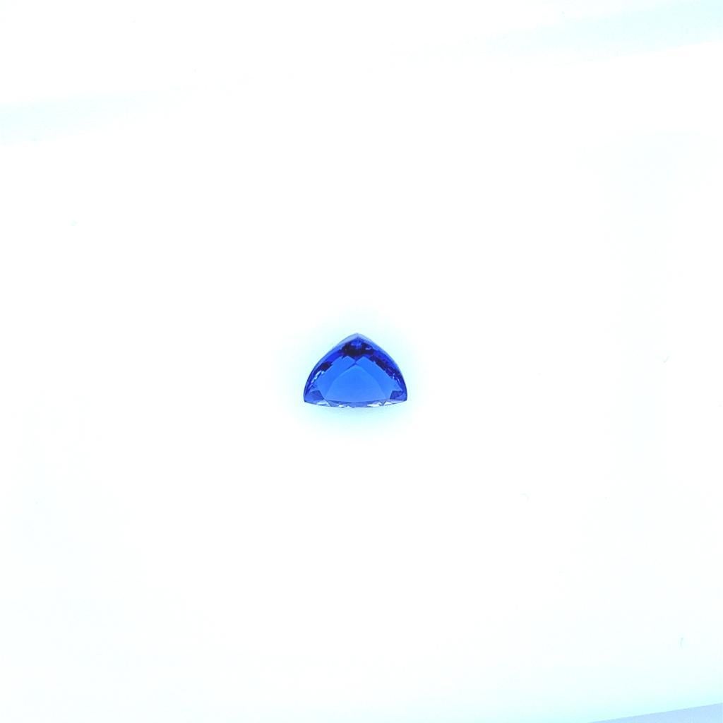 4.63 Cts Natural Tanzanite Trillion Cut Eye Clean Clarity AAA Loose Gemstone In New Condition For Sale In New York, NY
