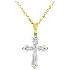 Collana con croce di diamanti a forma di aquilone da 4,64 carati in oro giallo 18 carati