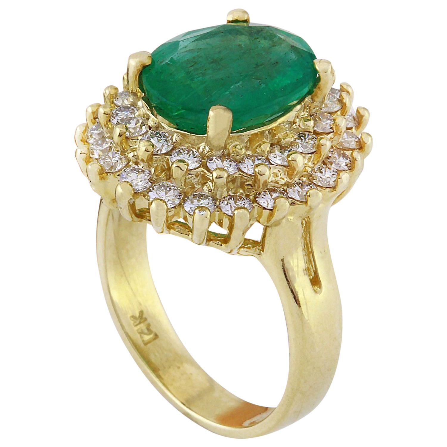 Natural Emerald Diamond Ring In 14 Karat Solid Yellow Gold In New Condition For Sale In Manhattan Beach, CA