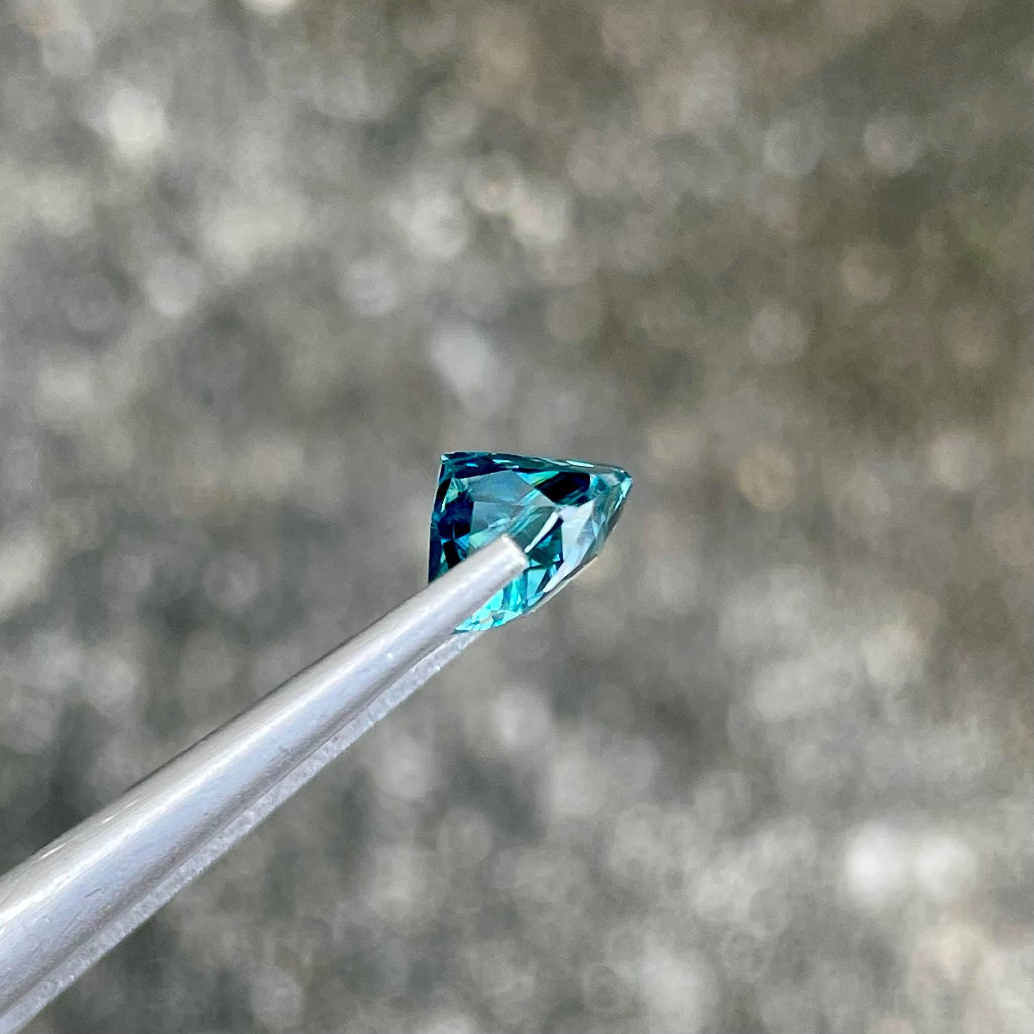 4.64 carats Blue Zircon Stone Cushion Cut Natural Cambodian Gemstone For Sale 1