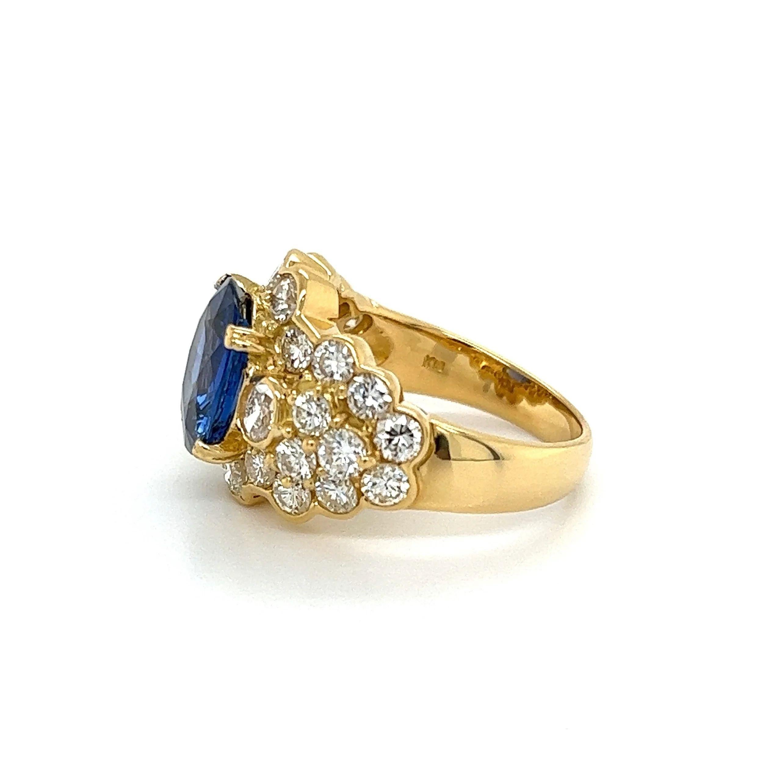 Women's 4.64 Oval Sapphire and Diamond Vintage Gold Dome Ring Estate Fine Jewelry For Sale
