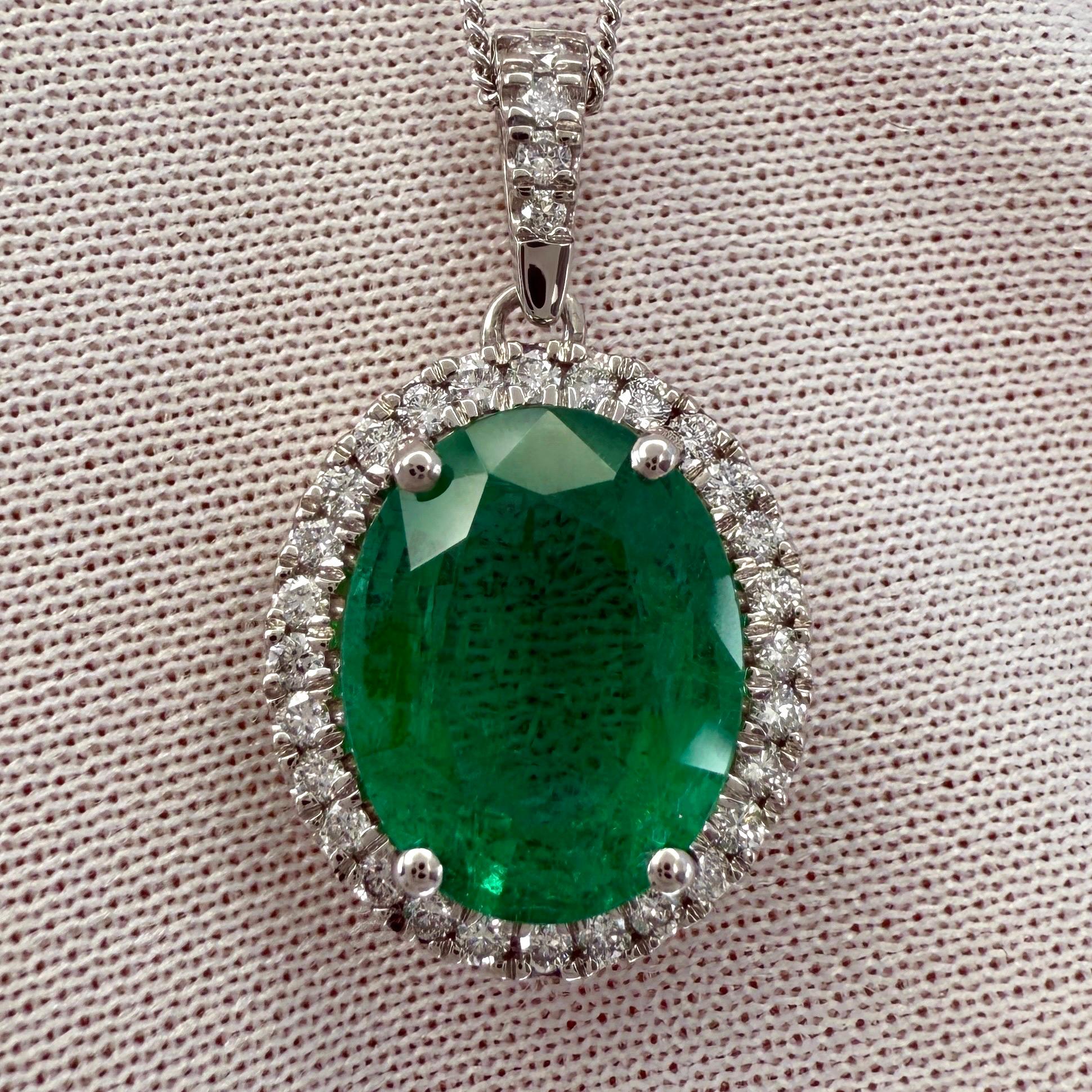 Collana con ciondolo in platino con diamanti e smeraldo dello Zambia di 4,64 ct certificati GIA con taglio ovale in vendita 5