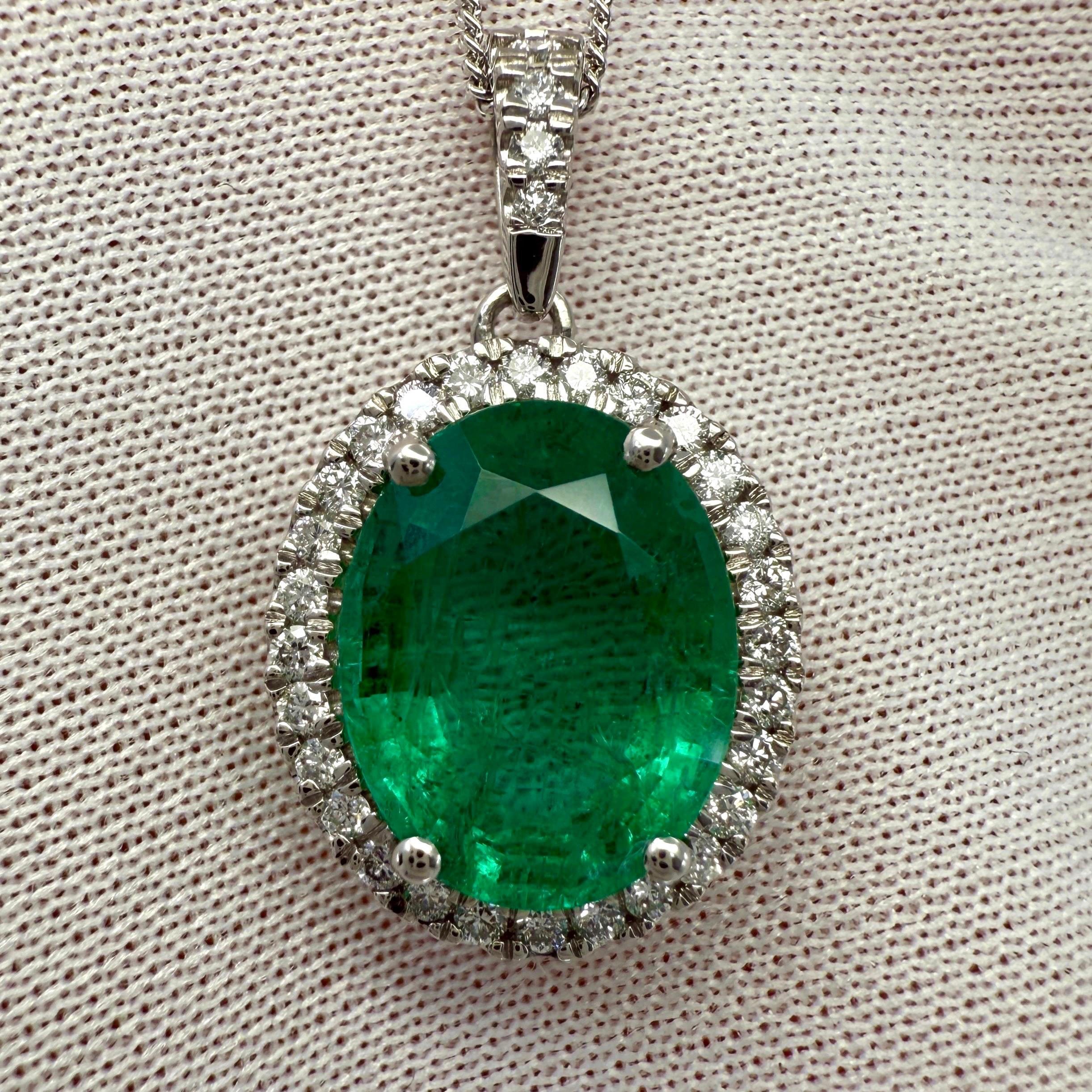 da uomo o donna Collana con ciondolo in platino con diamanti e smeraldo dello Zambia di 4,64 ct certificati GIA con taglio ovale in vendita