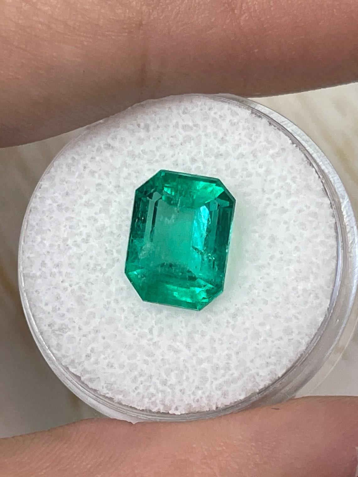 Taille émeraude 4.64ct Vivacious Bluish Green Emerald Cut Colombian Gem 11x9 Genuine May en vente