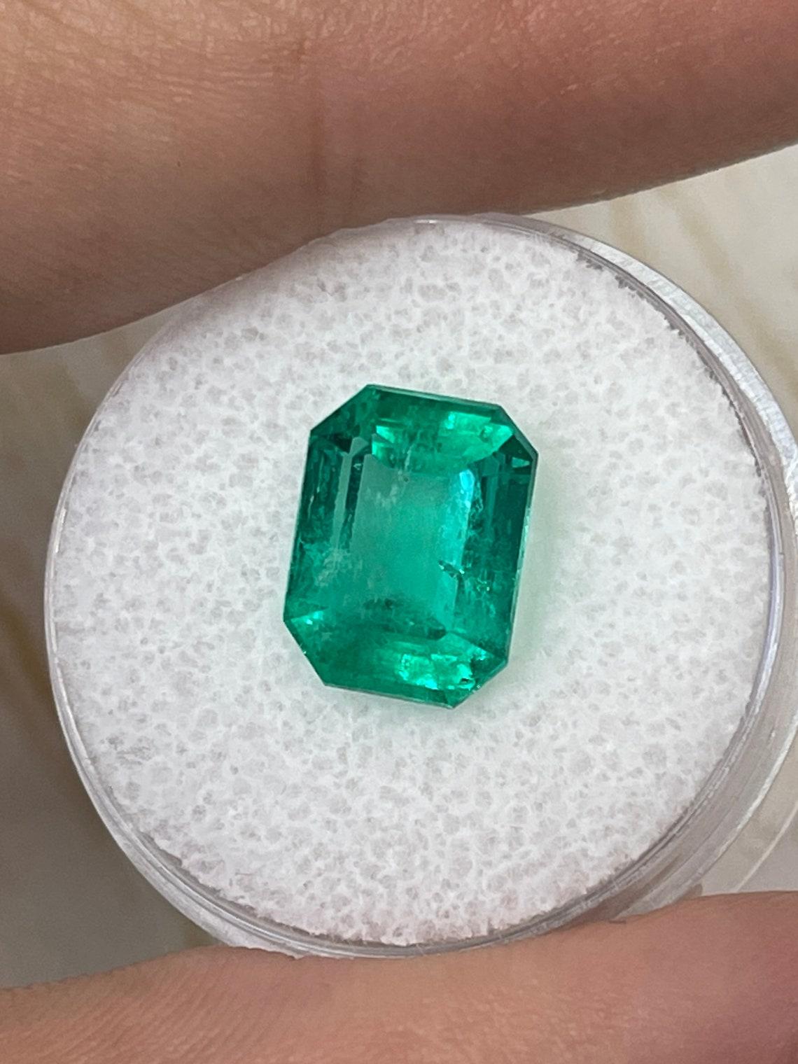 4.64ct Vivacious Bluish Green Emerald Cut Colombian Gem 11x9 Genuine May Neuf - En vente à Jupiter, FL
