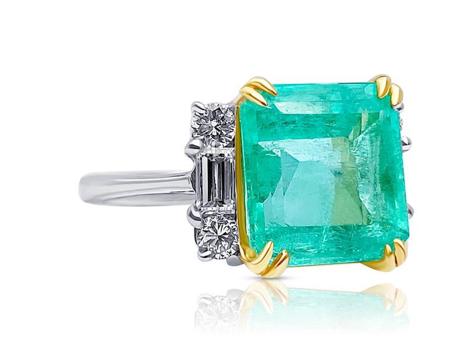 4.65 Carat Emerald-Cut Colombian Emerald and Diamond 18K Gold Ring 6