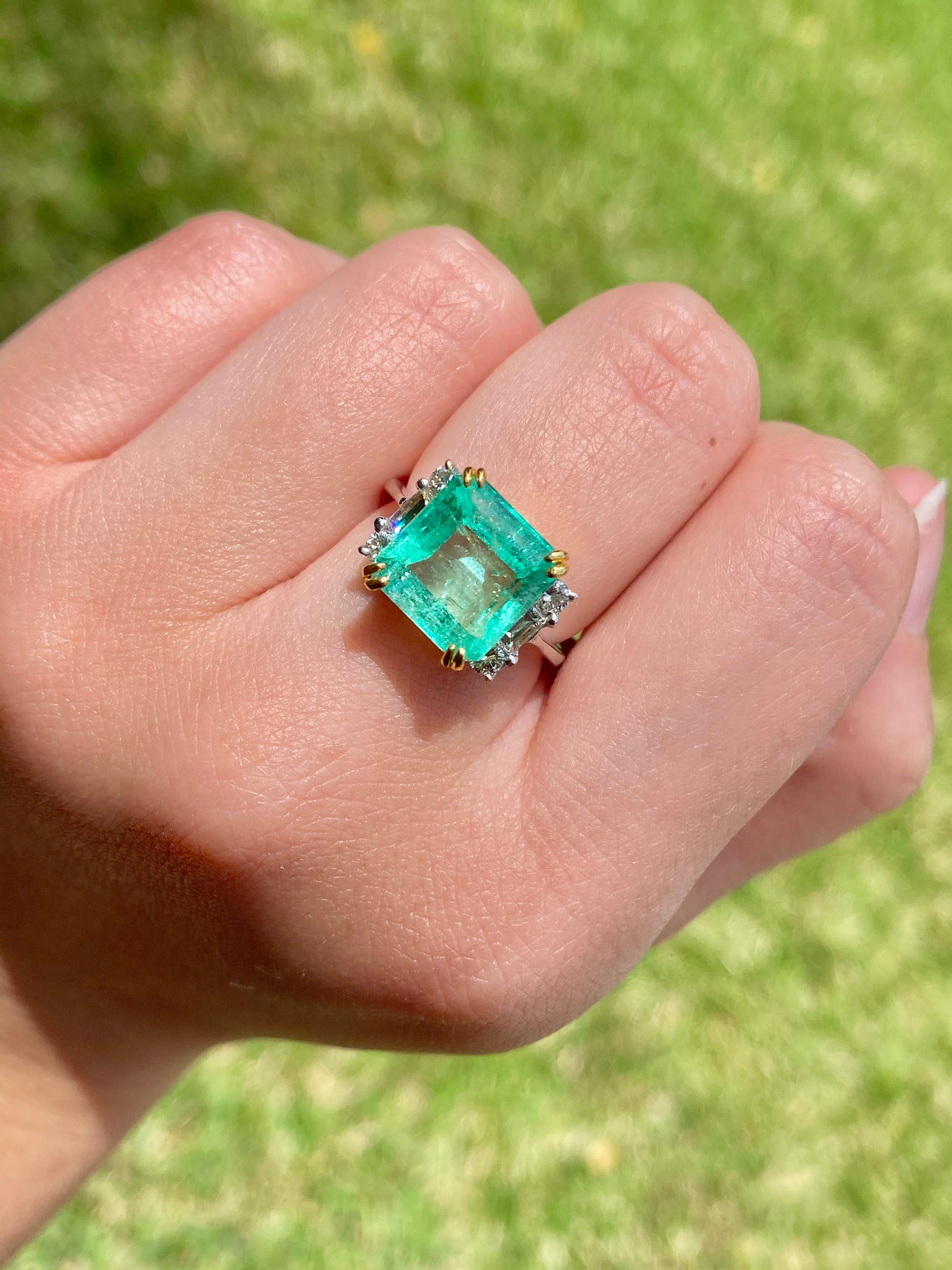 4.65 Carat Emerald-Cut Colombian Emerald and Diamond 18K Gold Ring 4