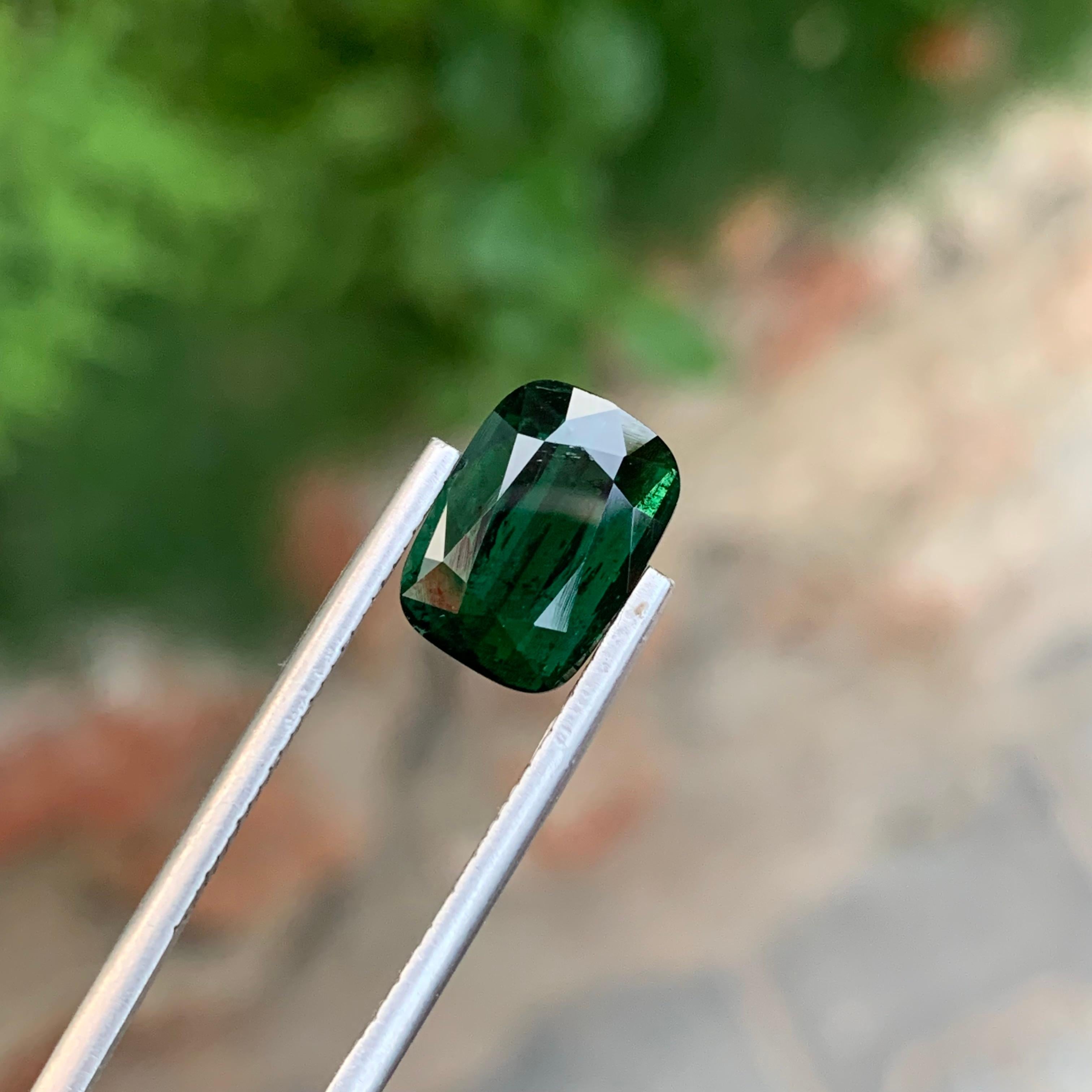 Femenino o masculino Gema suelta de turmalina verde oscuro profundo de 4,65 quilates procedente de Afganistán en venta