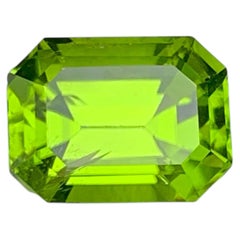 4.65 Carat Natural Loose Apple Green Peridot Emerald Shape Pakistani Gemstone