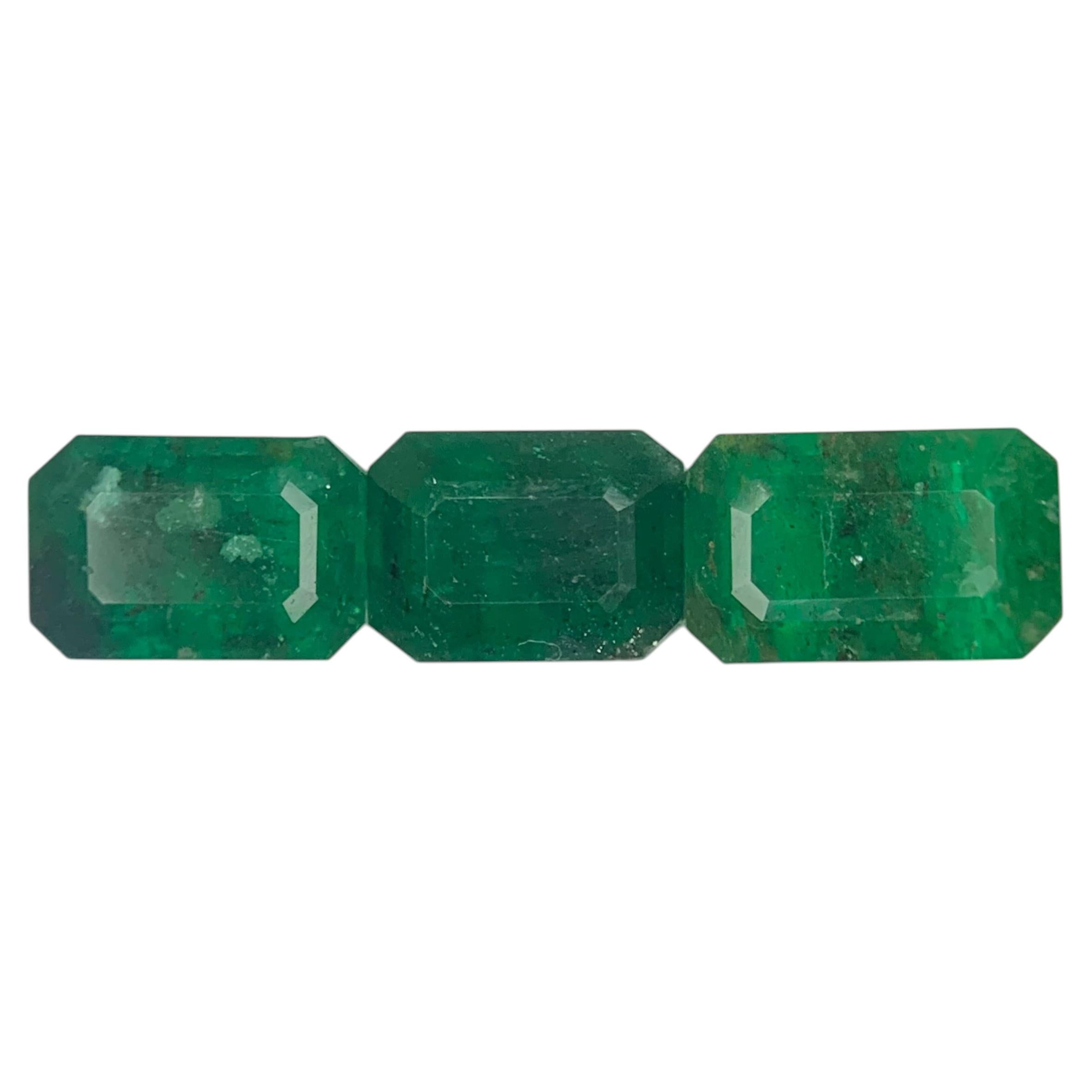 4.65 Carat Natural Loose Emerald Lot Gemstone For Jewellery Making For Sale