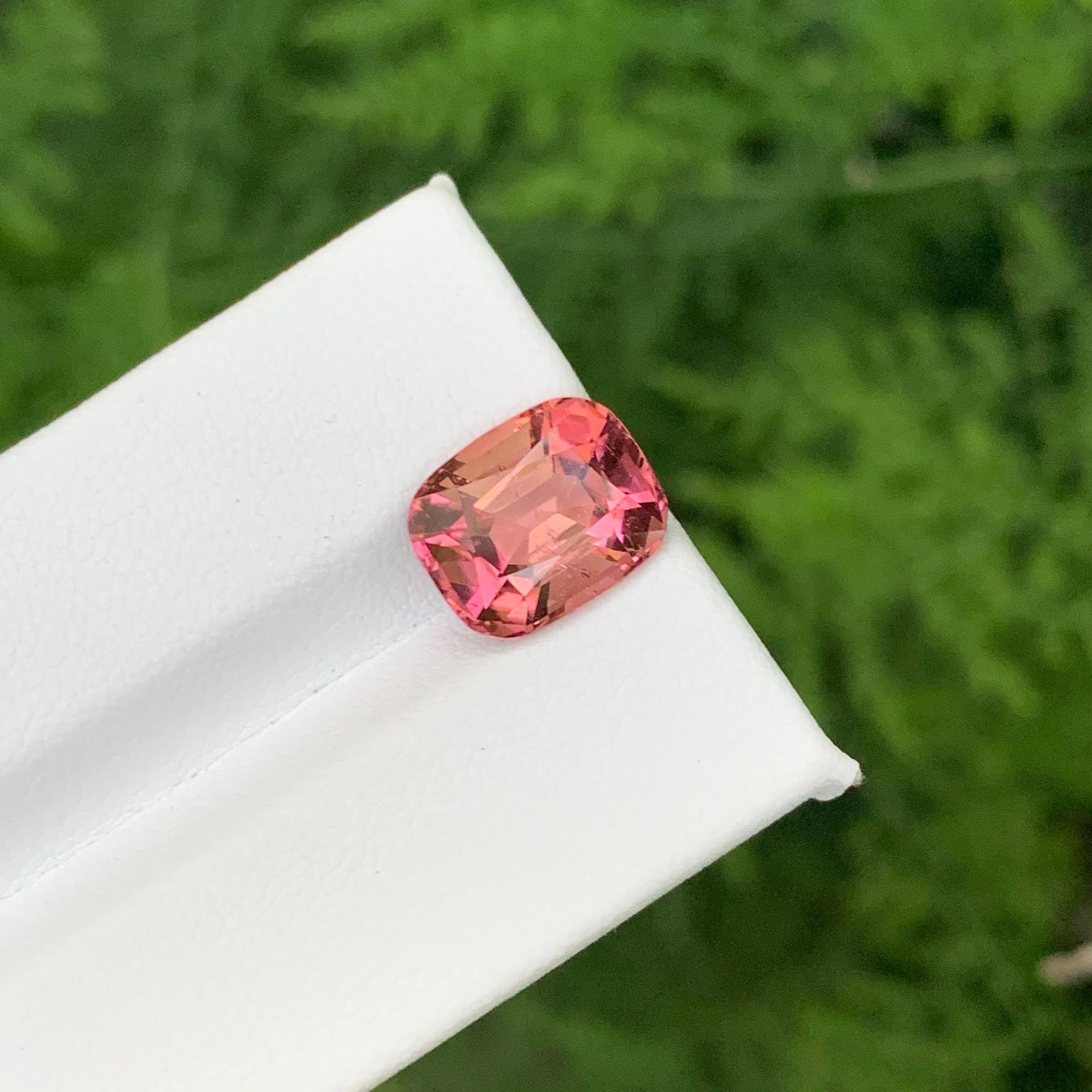 Moderno 4.65 Carati di tormalina rosa pesco naturale sciolta con taglio a cuscino Gemma afgana in vendita