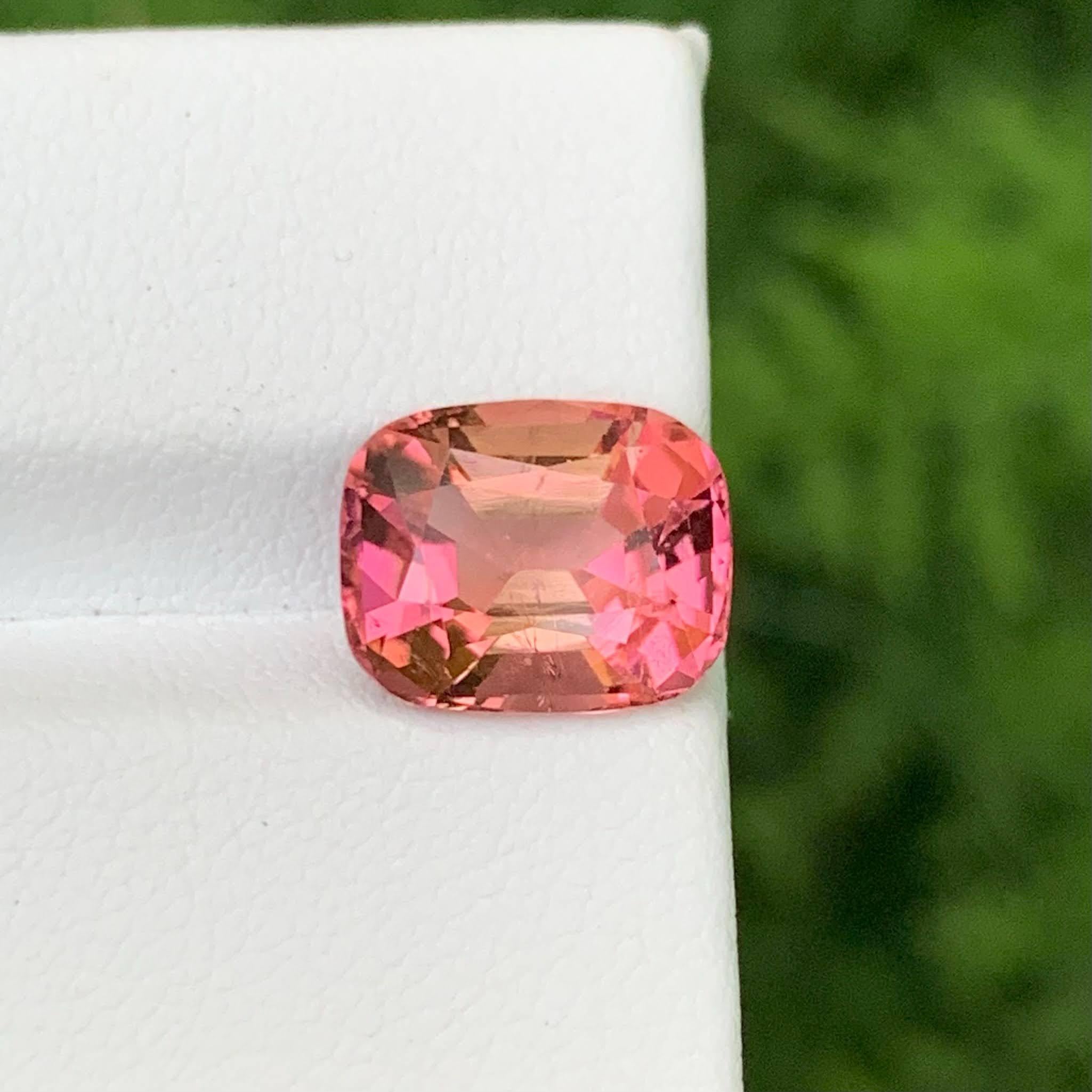 4.65 Carati di tormalina rosa pesco naturale sciolta con taglio a cuscino Gemma afgana in vendita 1