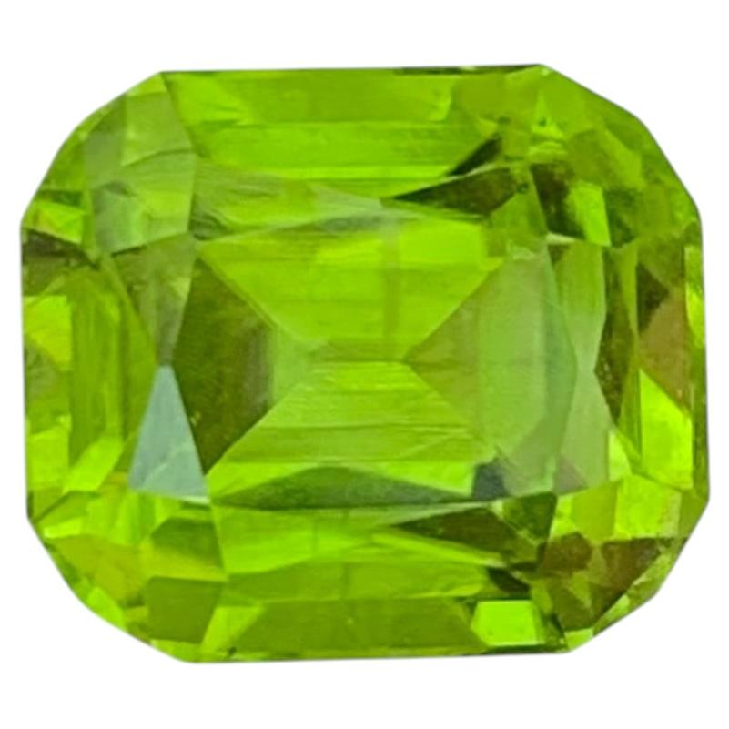 4.65 Karat Natürlicher Peridot Cushion Cut Edelstein