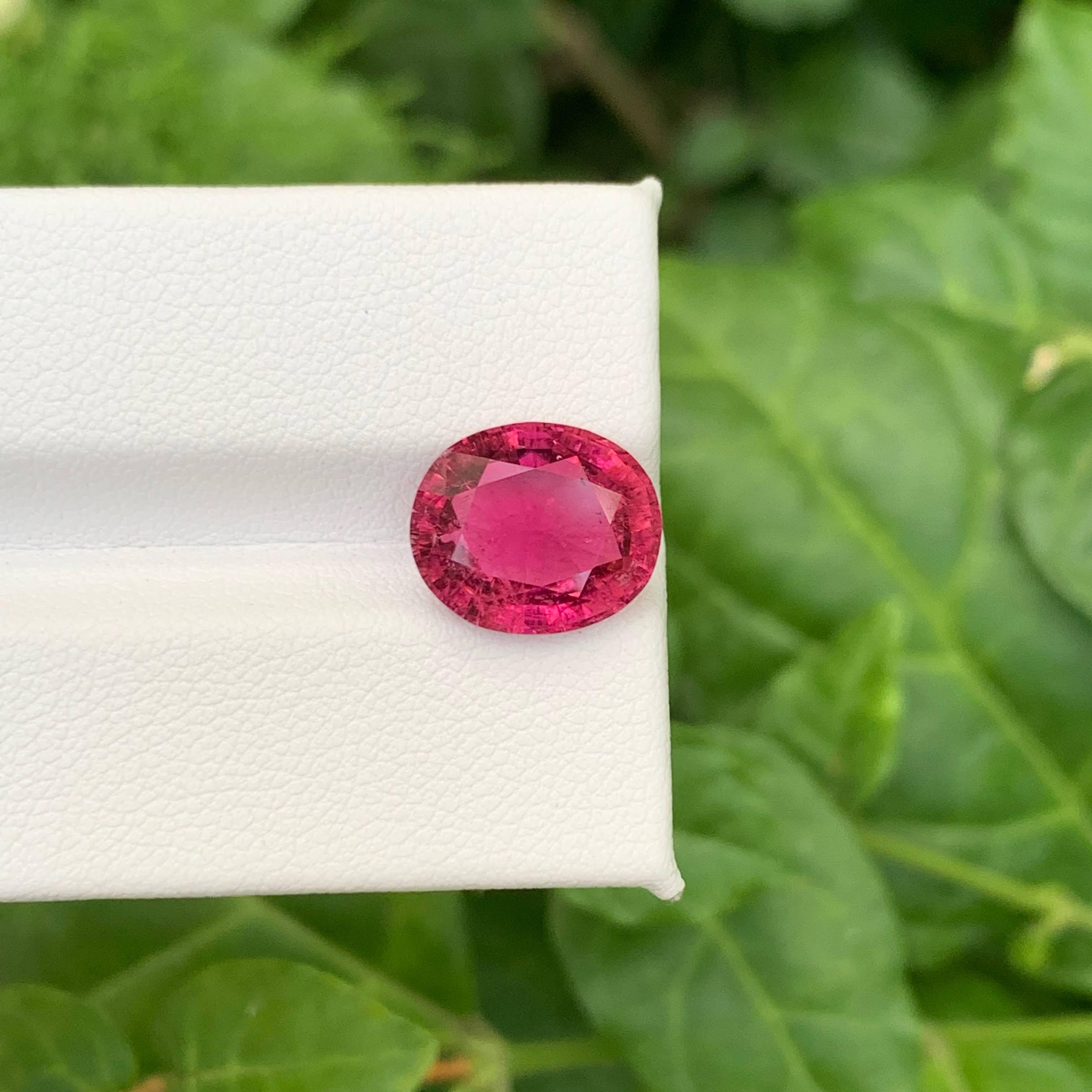 Moderne 4.65 Carat Natural Loose Rubellite Tourmaline Stone Oval Cut Afghan Gemstone (pierre précieuse afghane) en vente