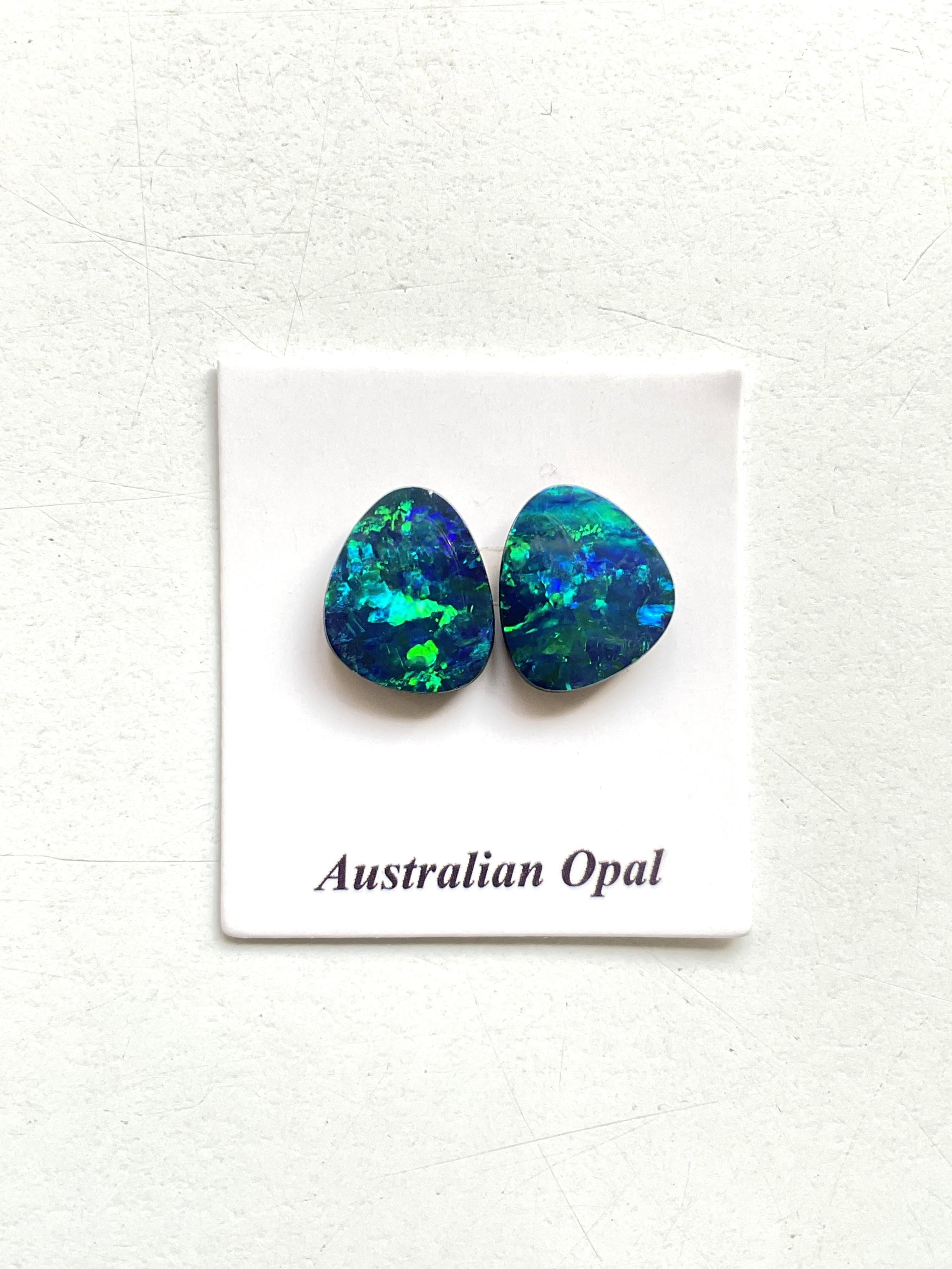 4.65 Carats Australian Opal Pair Royal Green Flash with blue play of color Gem

Gemstone : Opal Doublet
Size : 10.5x9 MM
Weight : 4.65 Carats
Quantity - 2 Piece
Shape - Fancy 